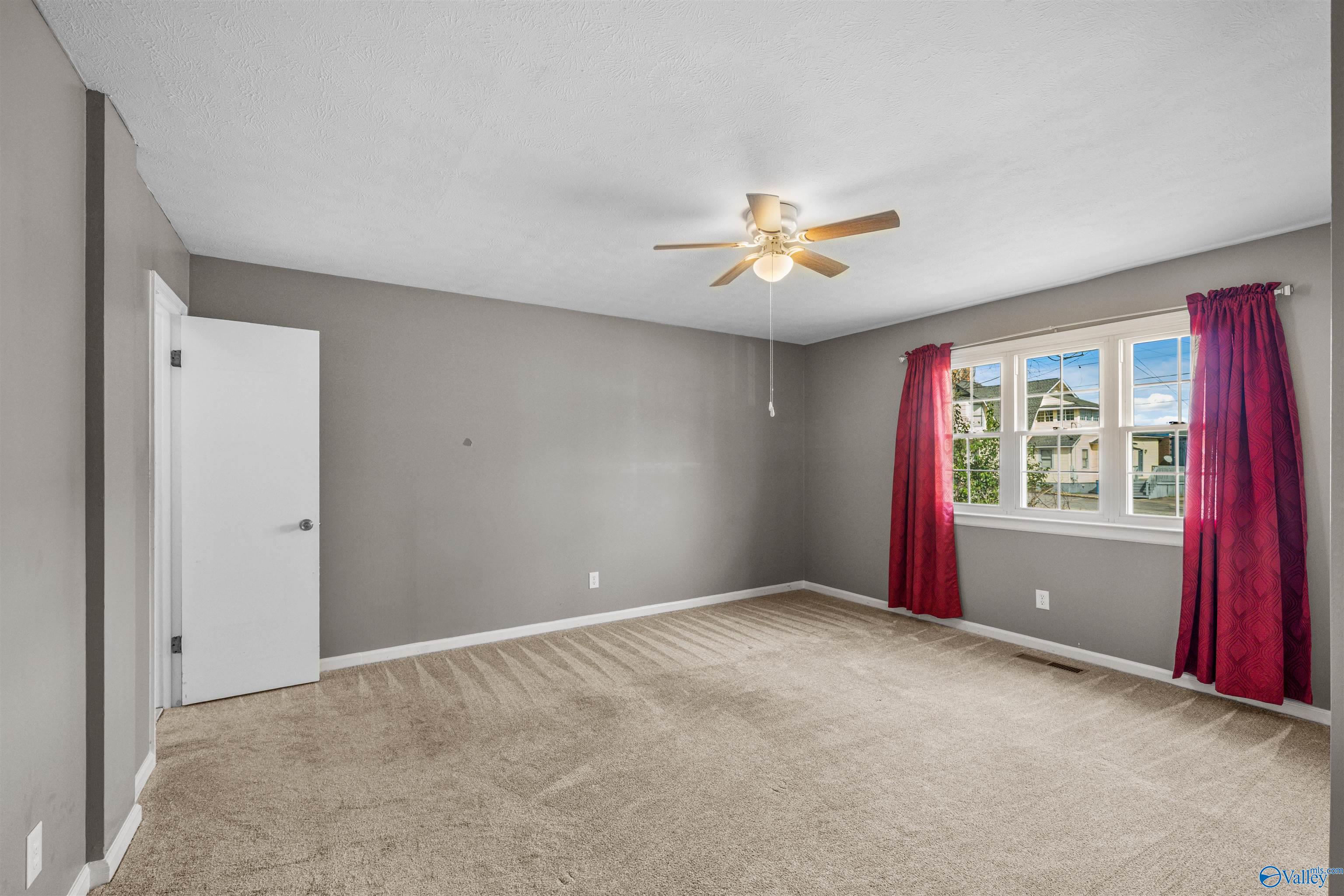 305 S 8th Street