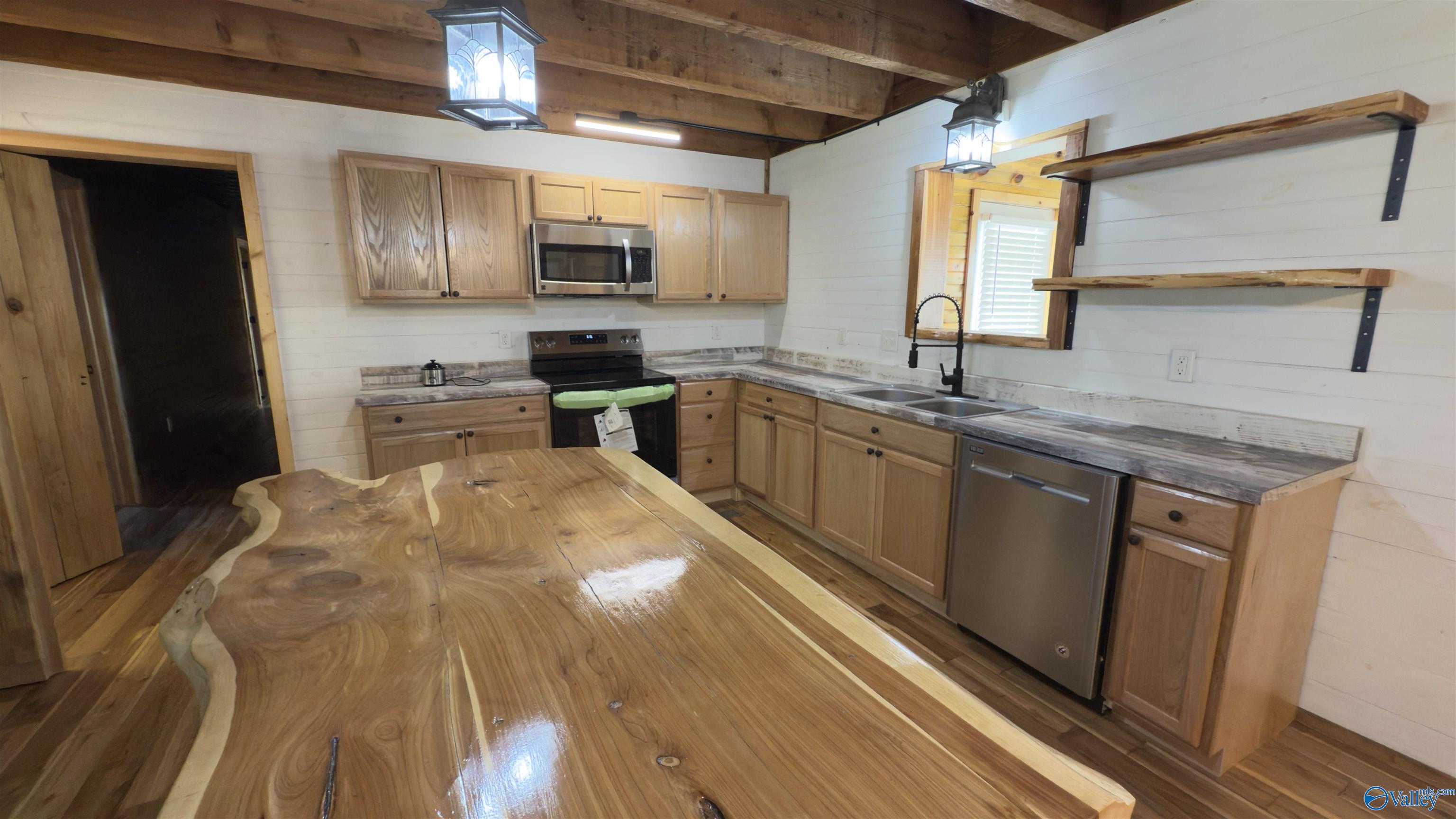 1505 Pleasant Valley Road