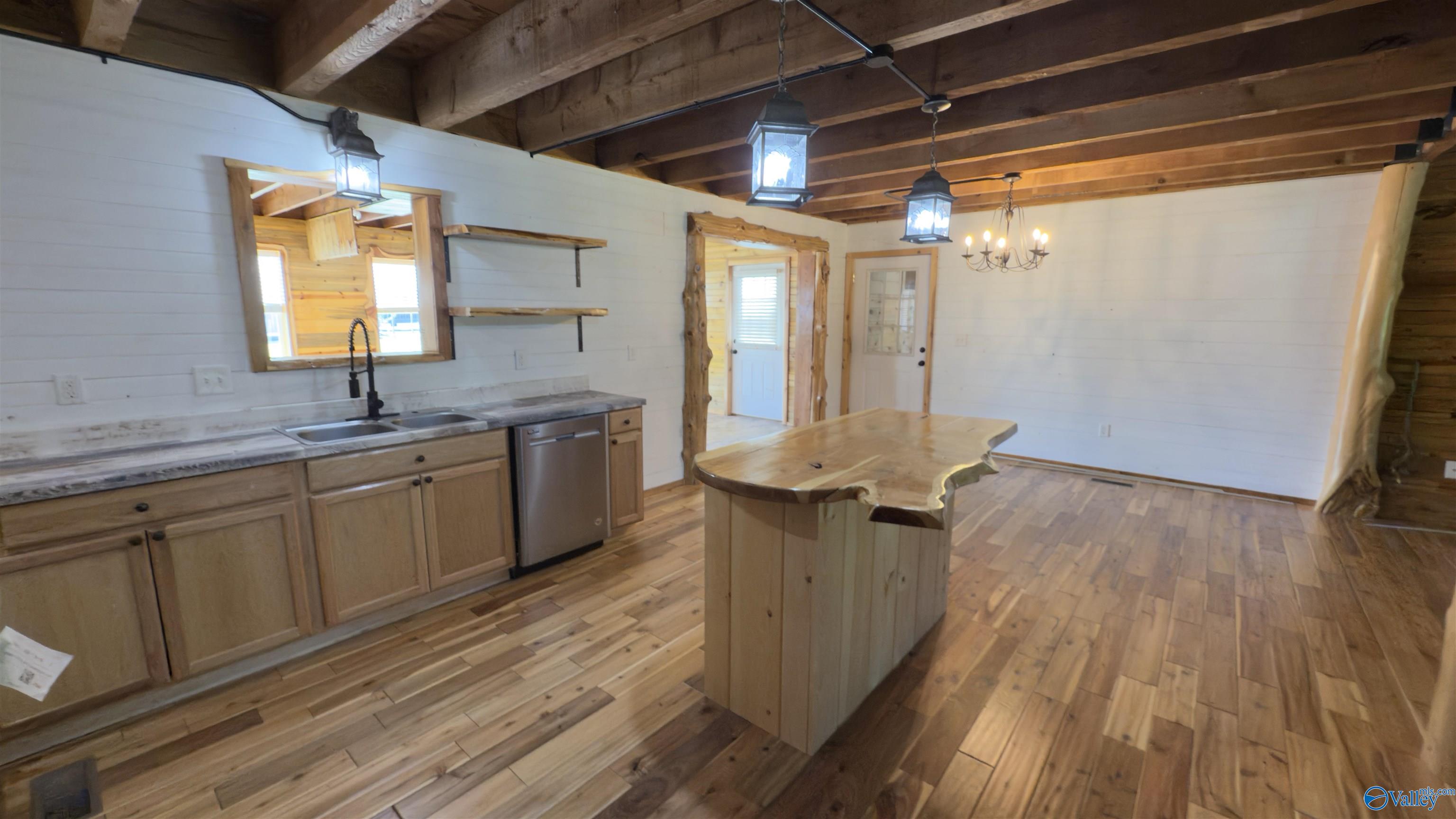 1505 Pleasant Valley Road