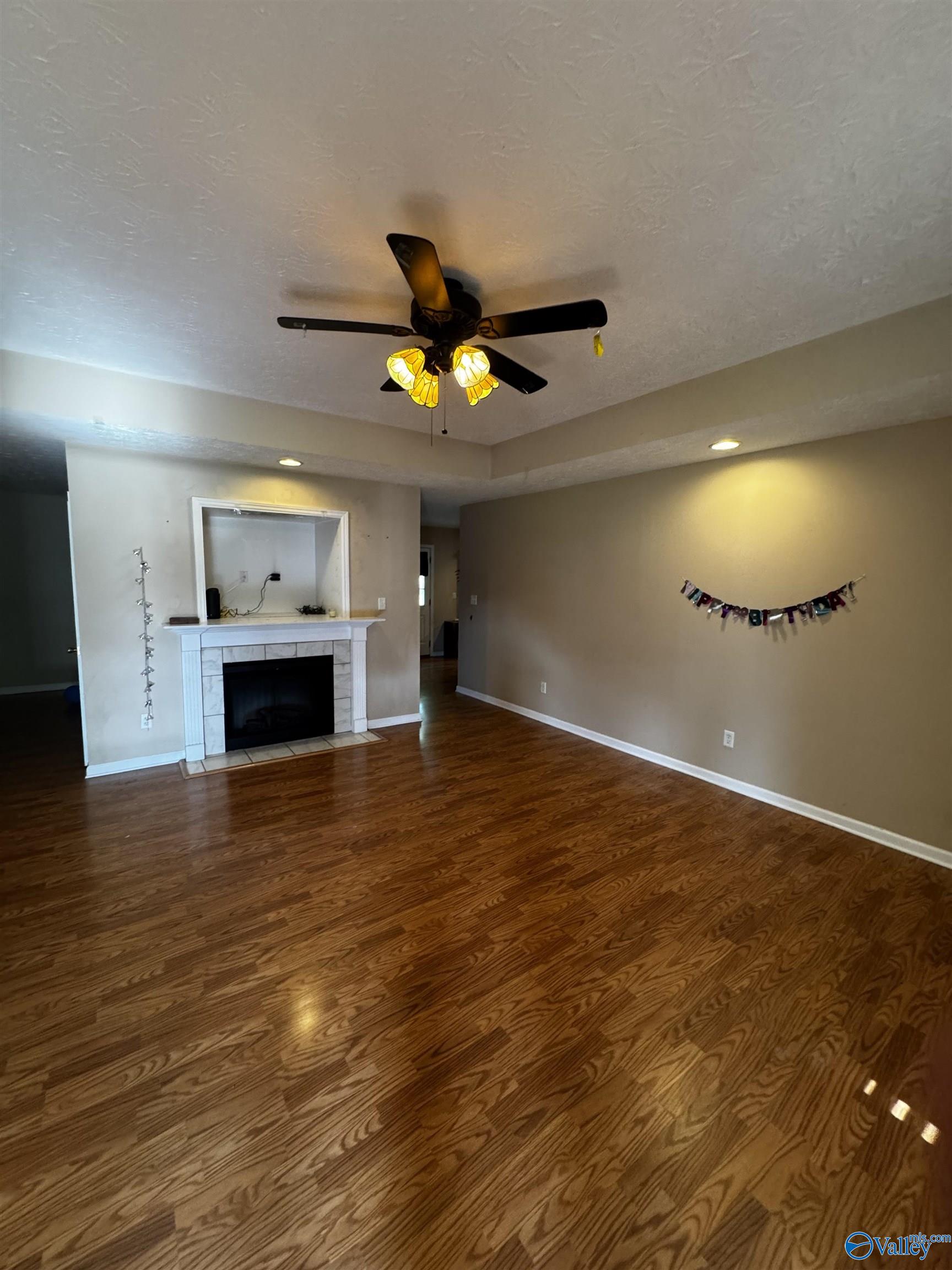 3197 Hawthorne Circle