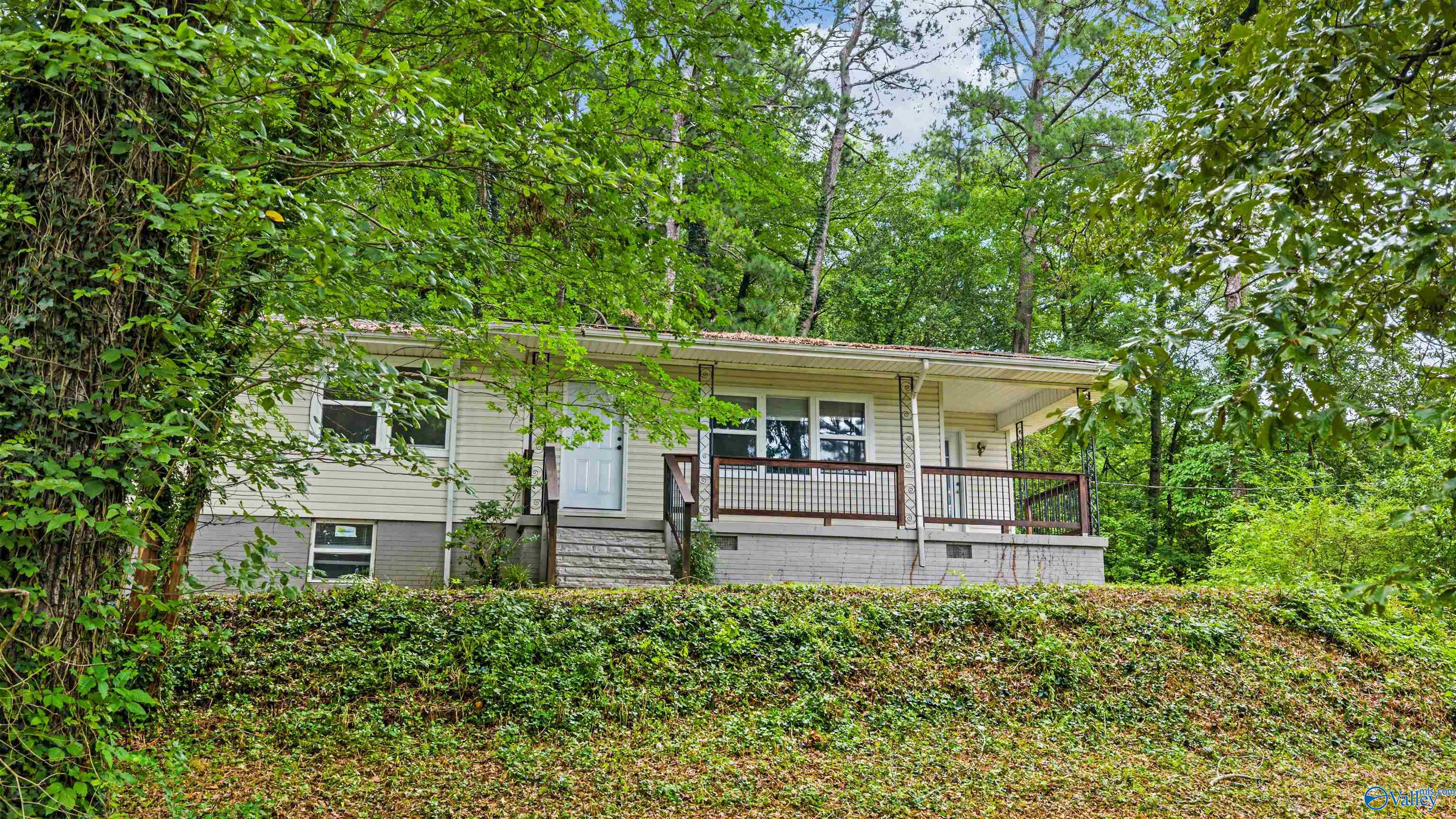 617 Noccalula Road