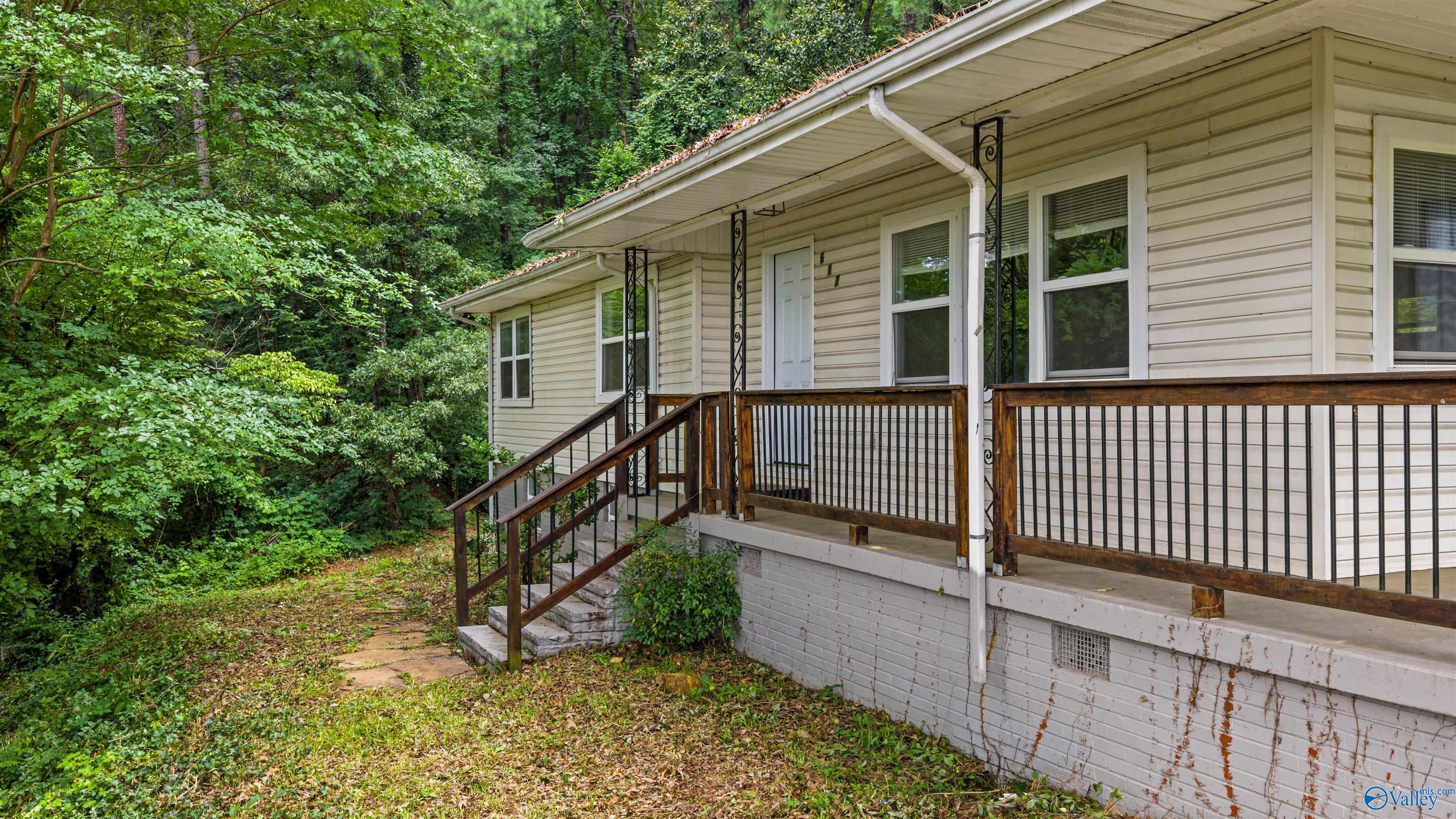 617 Noccalula Road