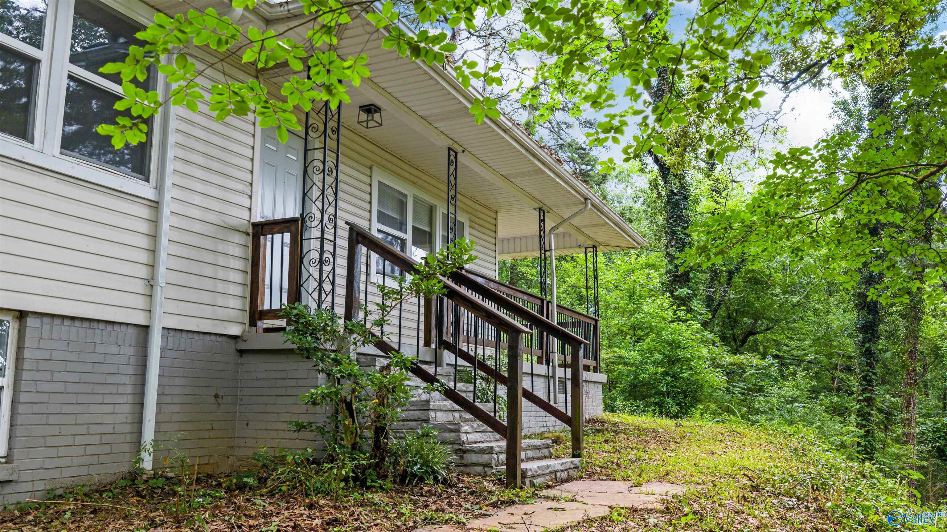 617 Noccalula Road