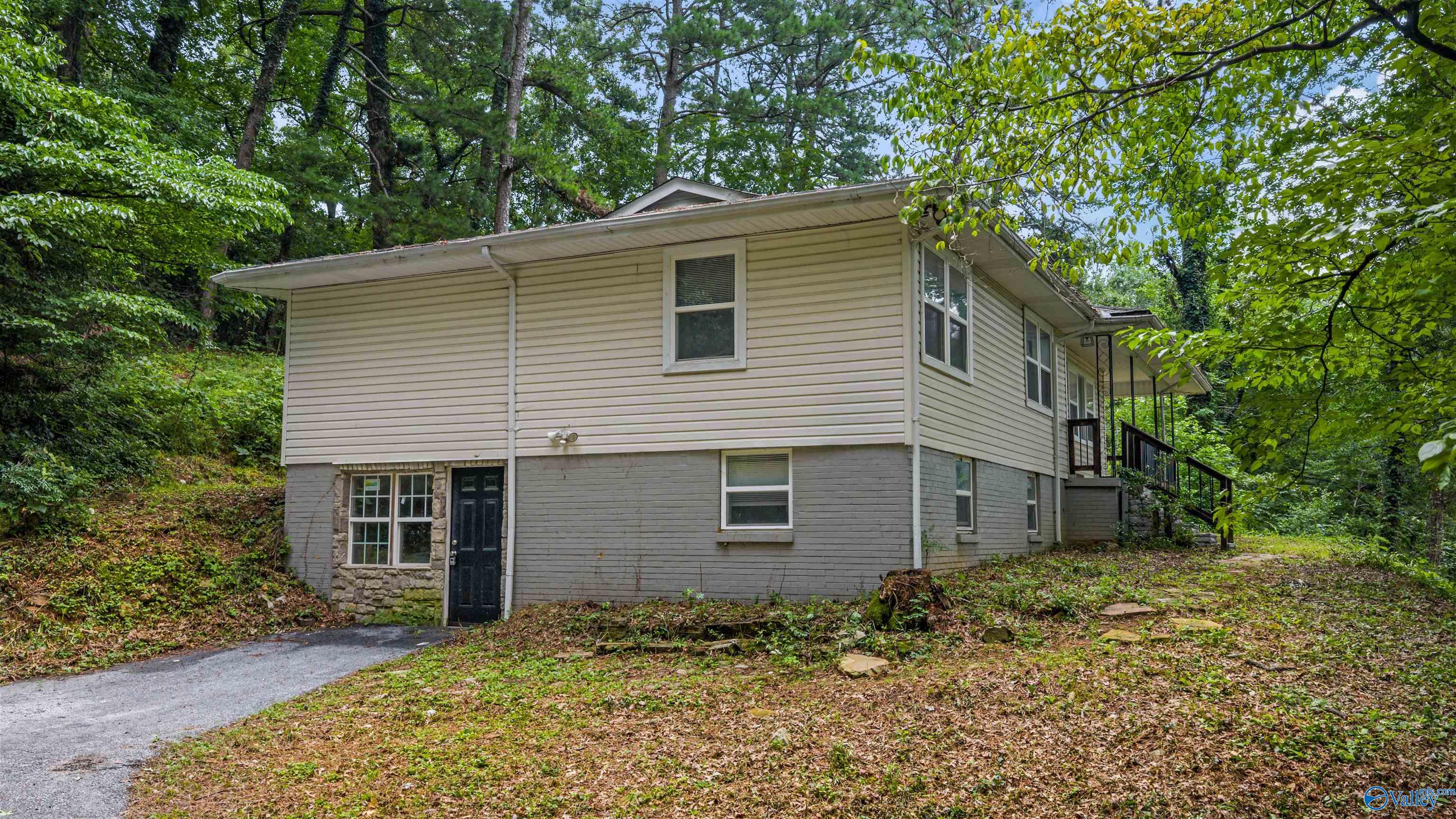 617 Noccalula Road