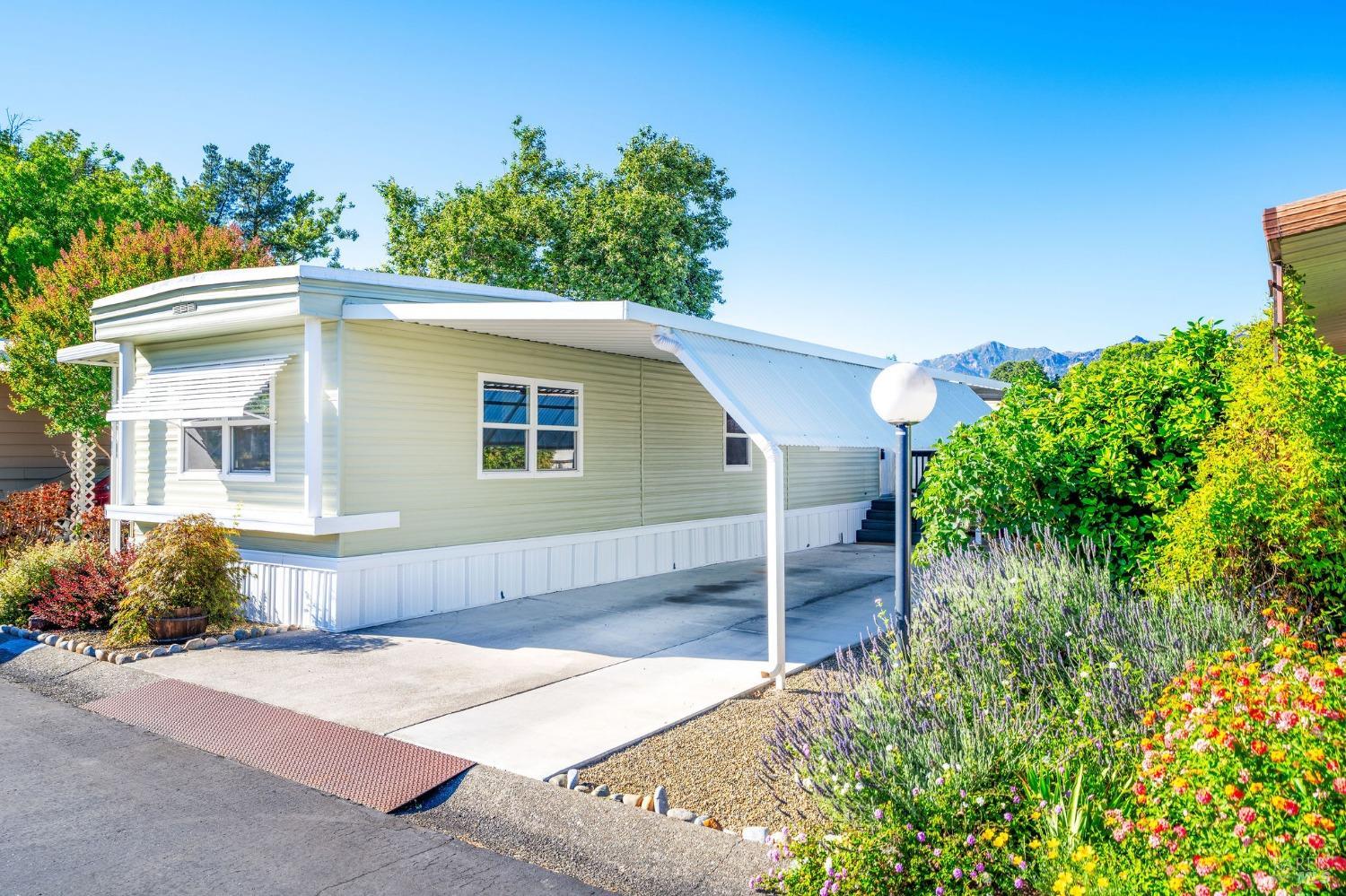 2412 Foothill Blvd #84