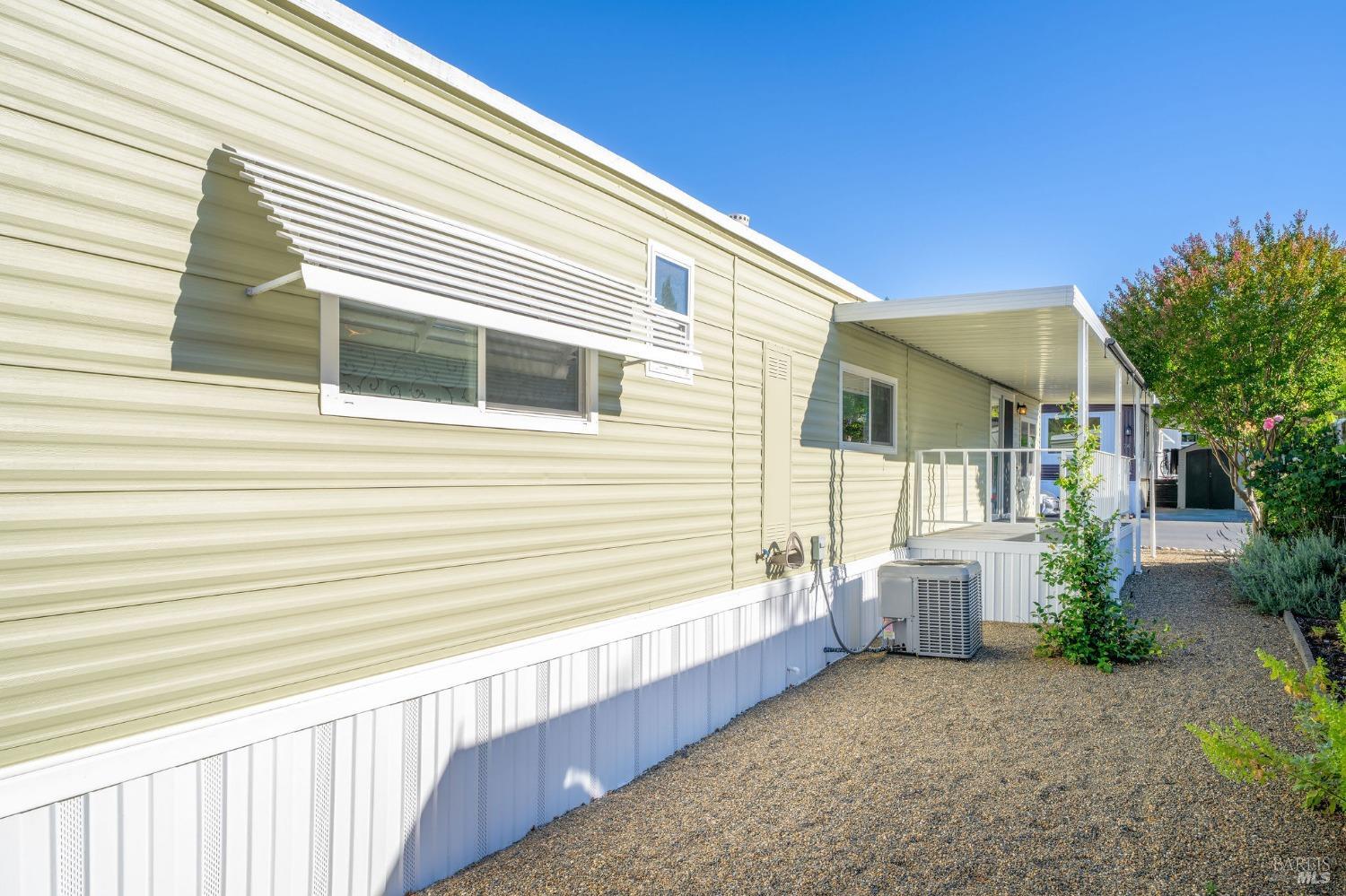 2412 Foothill Blvd #84