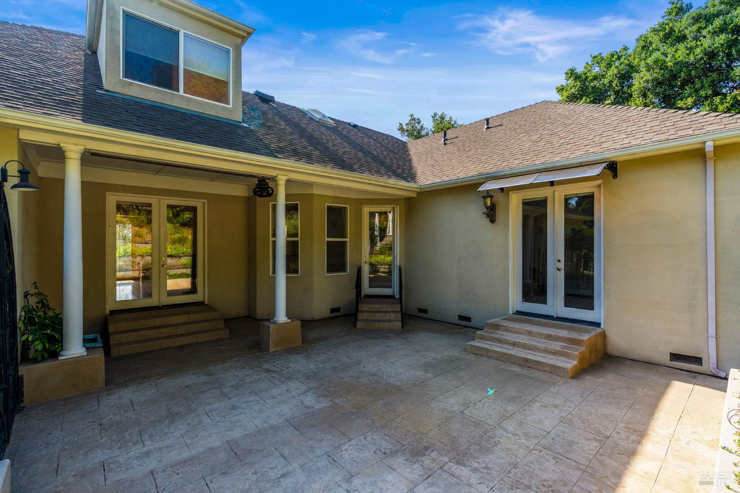 382 Lakeview Drive
