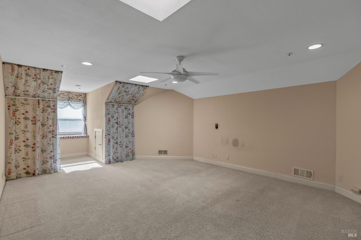 382 Lakeview Drive