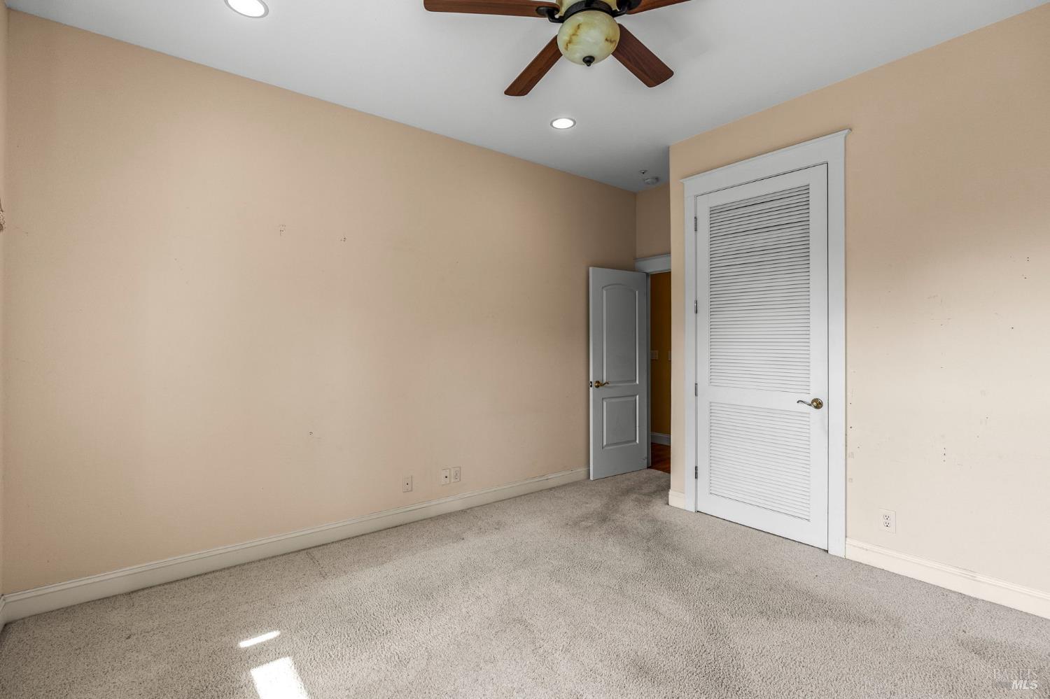 382 Lakeview Drive