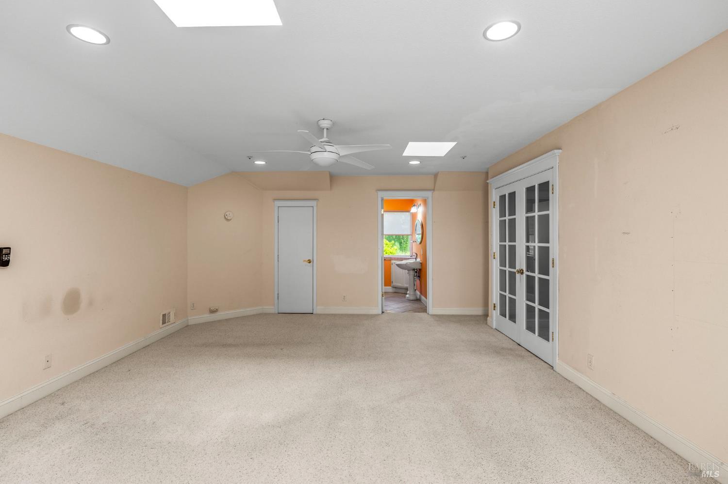 382 Lakeview Drive