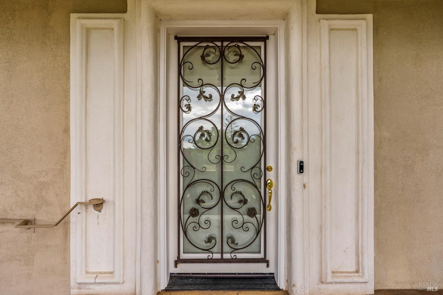 382 Lakeview Drive