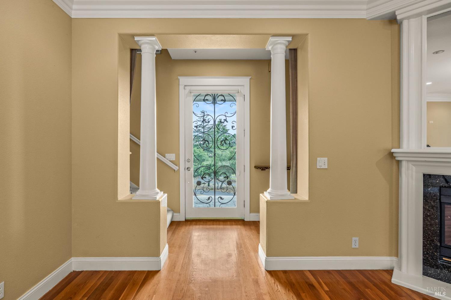 382 Lakeview Drive