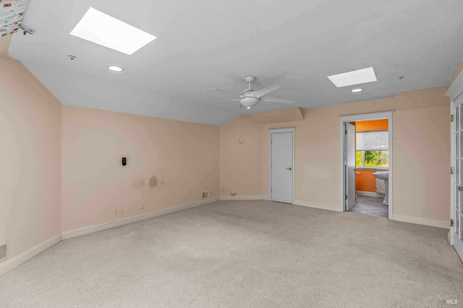 382 Lakeview Drive
