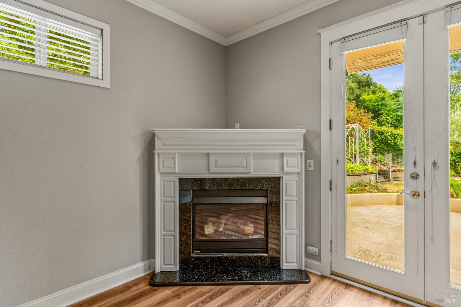 382 Lakeview Drive