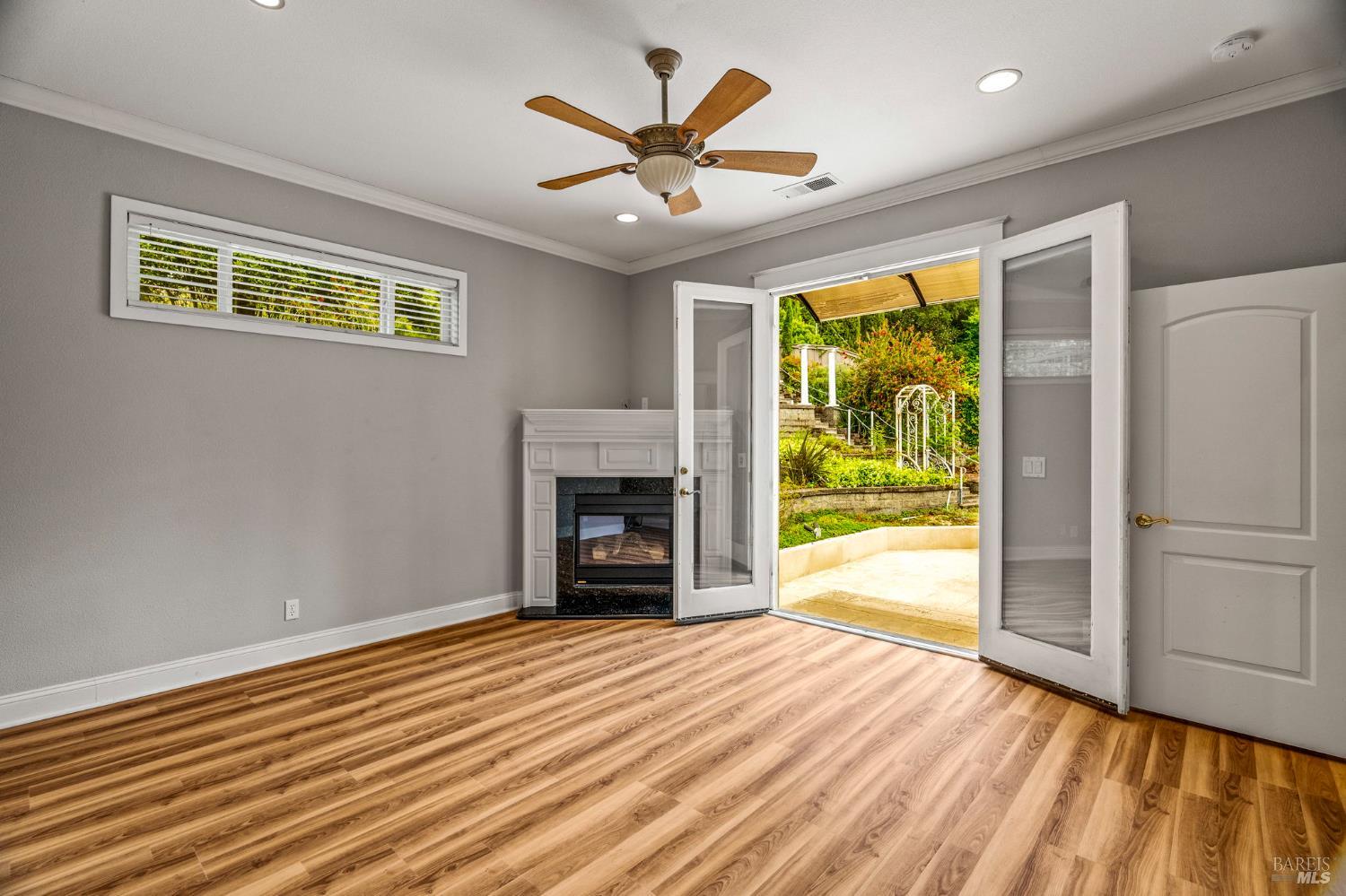 382 Lakeview Drive