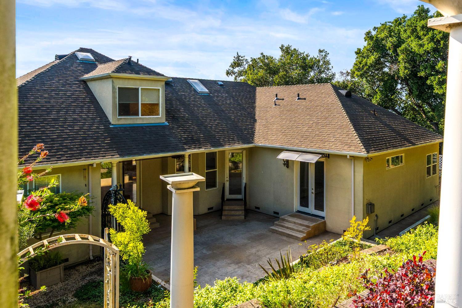 382 Lakeview Drive