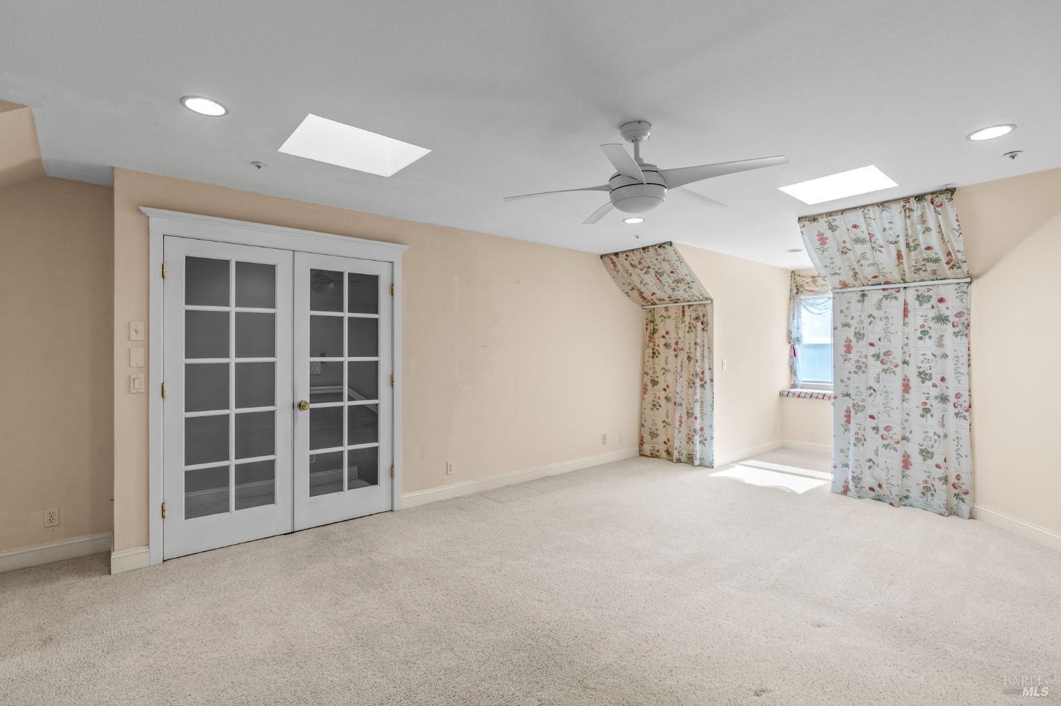 382 Lakeview Drive