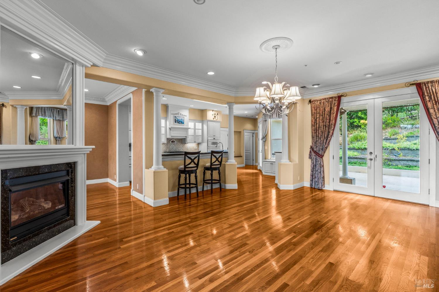 382 Lakeview Drive