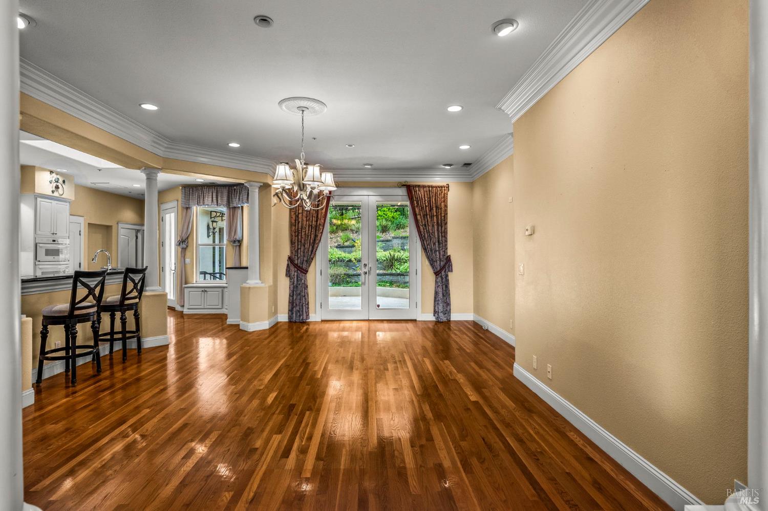382 Lakeview Drive