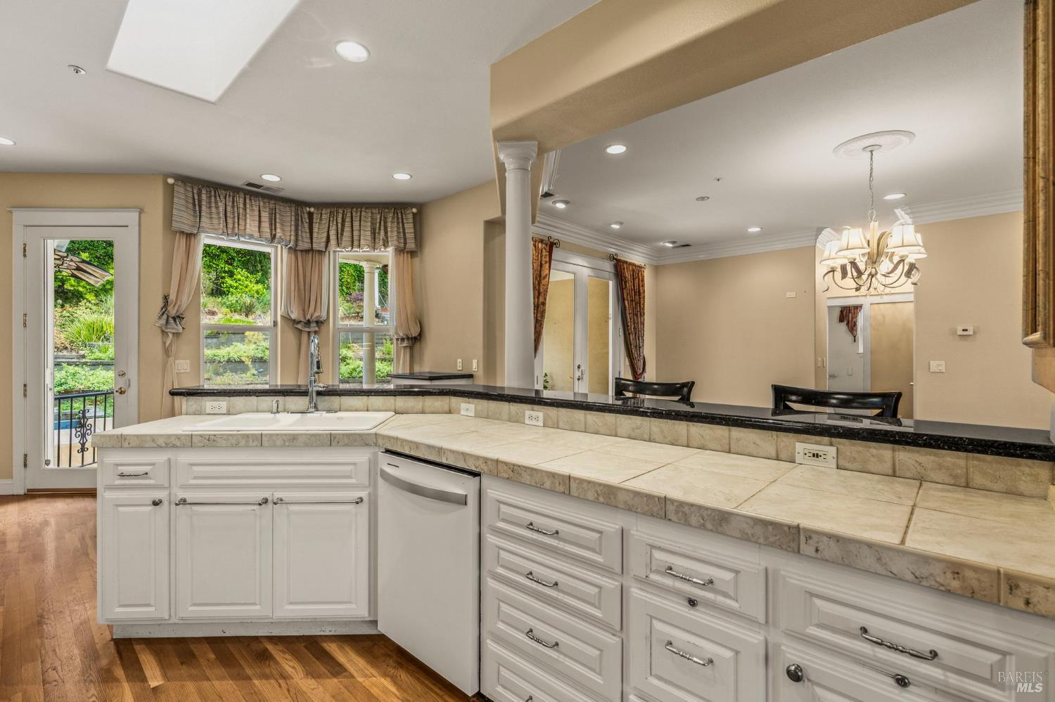 382 Lakeview Drive