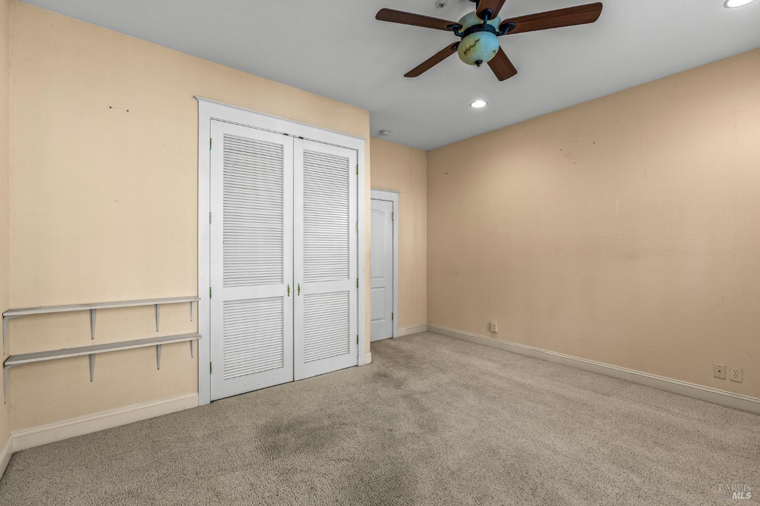 382 Lakeview Drive