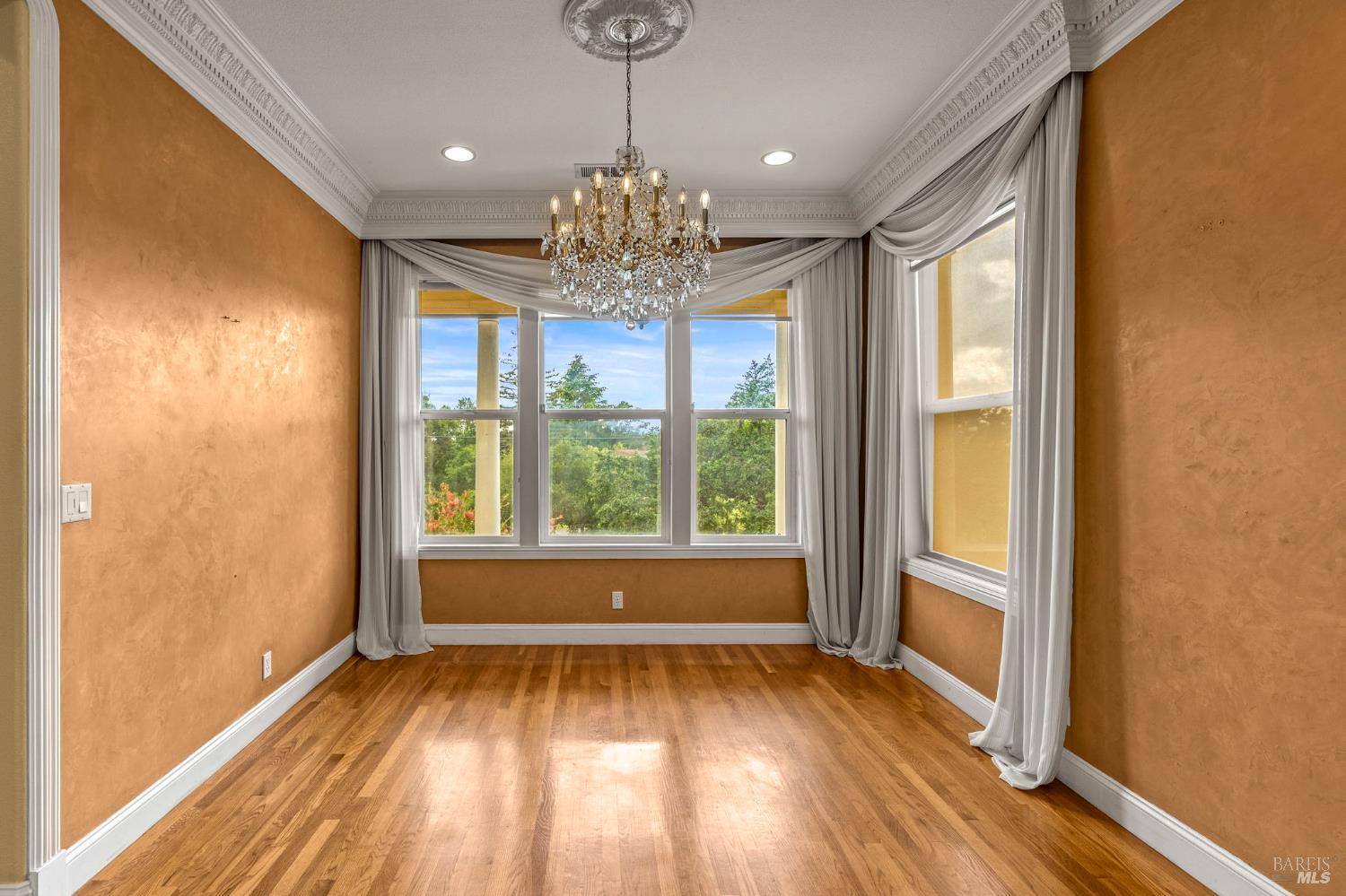382 Lakeview Drive