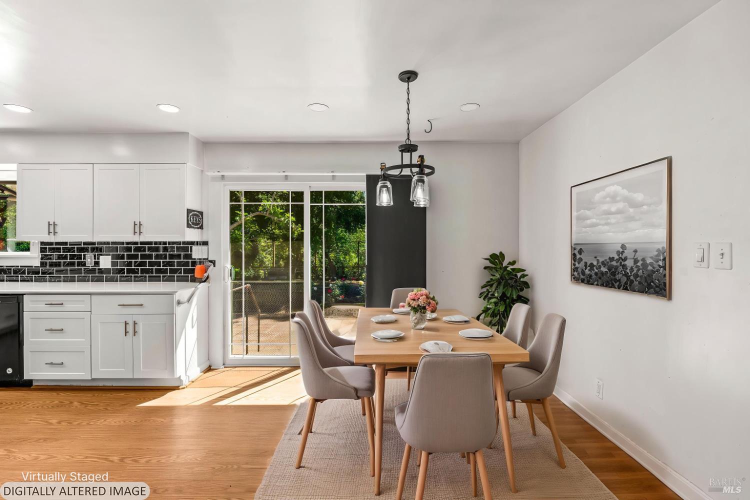 2608 W Pueblo Avenue