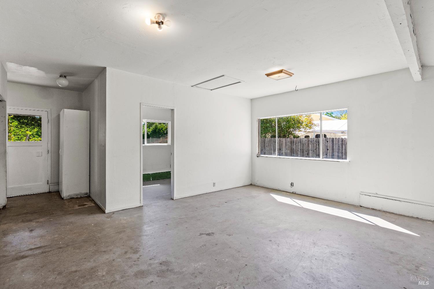 2608 W Pueblo Avenue