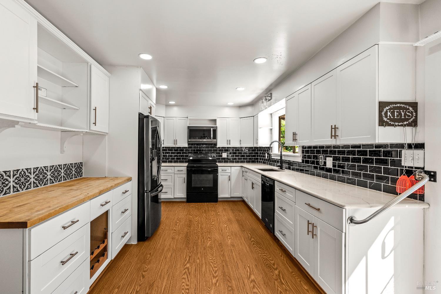 2608 W Pueblo Avenue