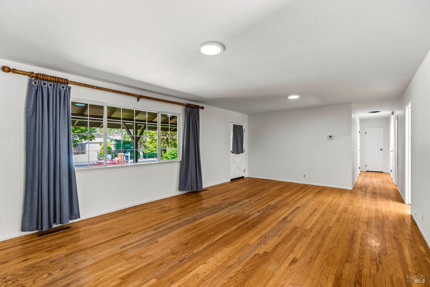 2608 W Pueblo Avenue