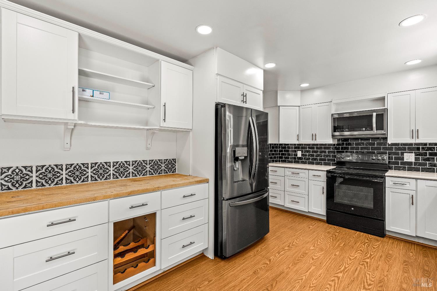 2608 W Pueblo Avenue