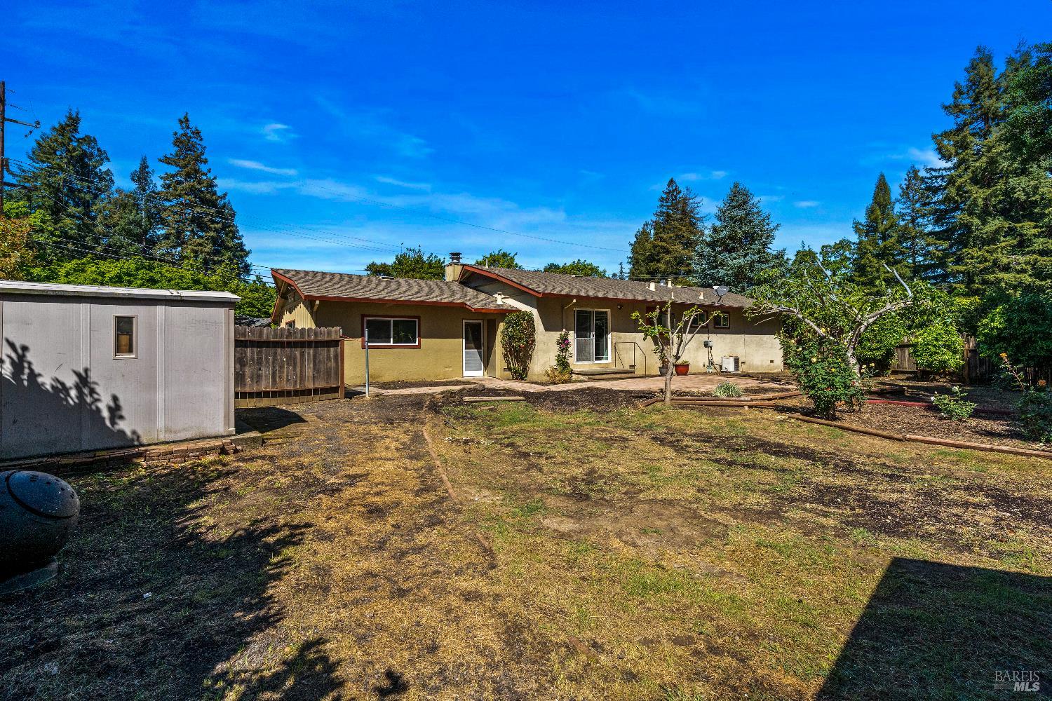 2608 W Pueblo Avenue