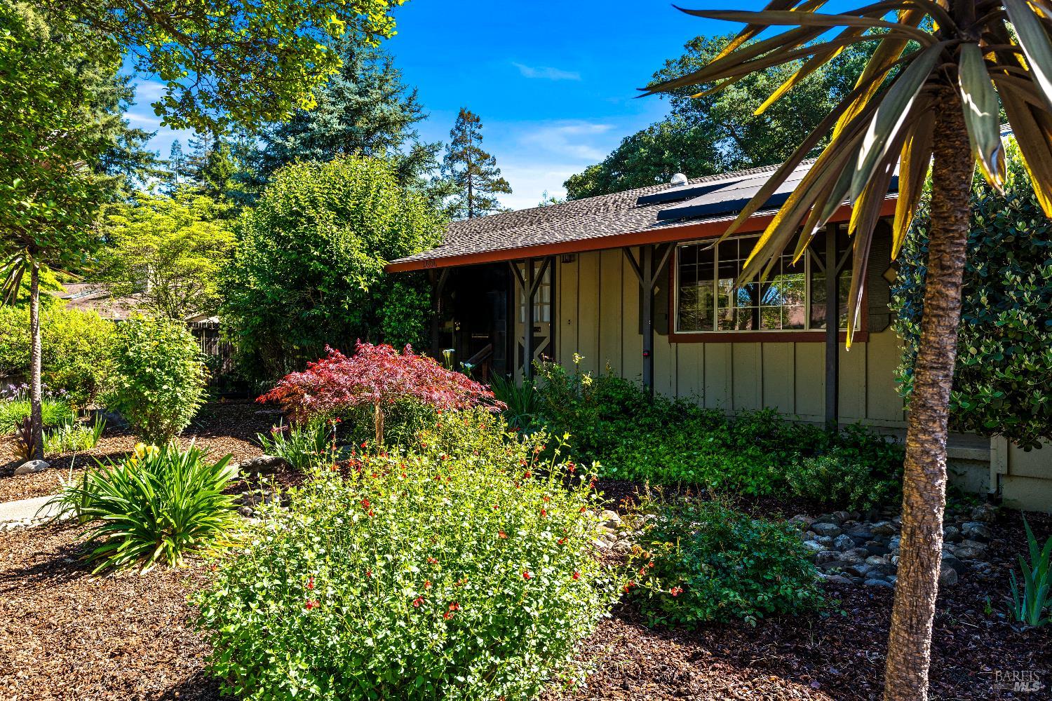 2608 W Pueblo Avenue