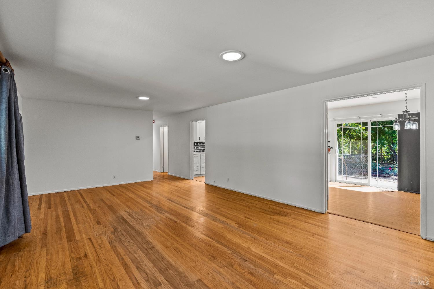 2608 W Pueblo Avenue