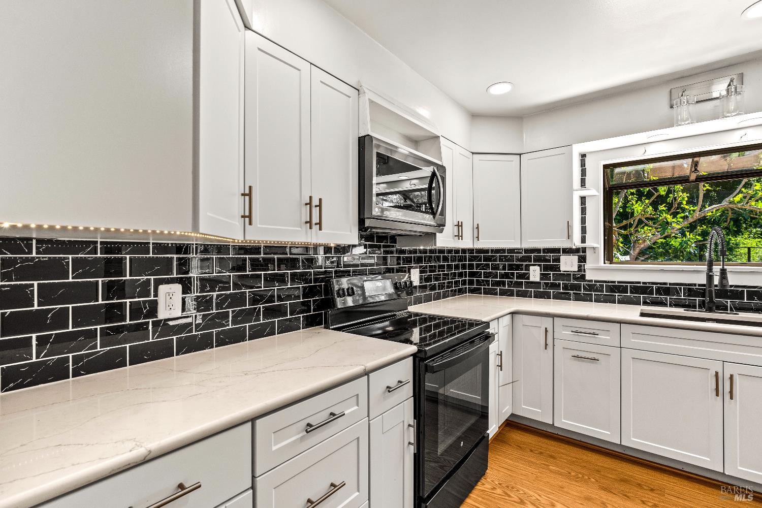 2608 W Pueblo Avenue