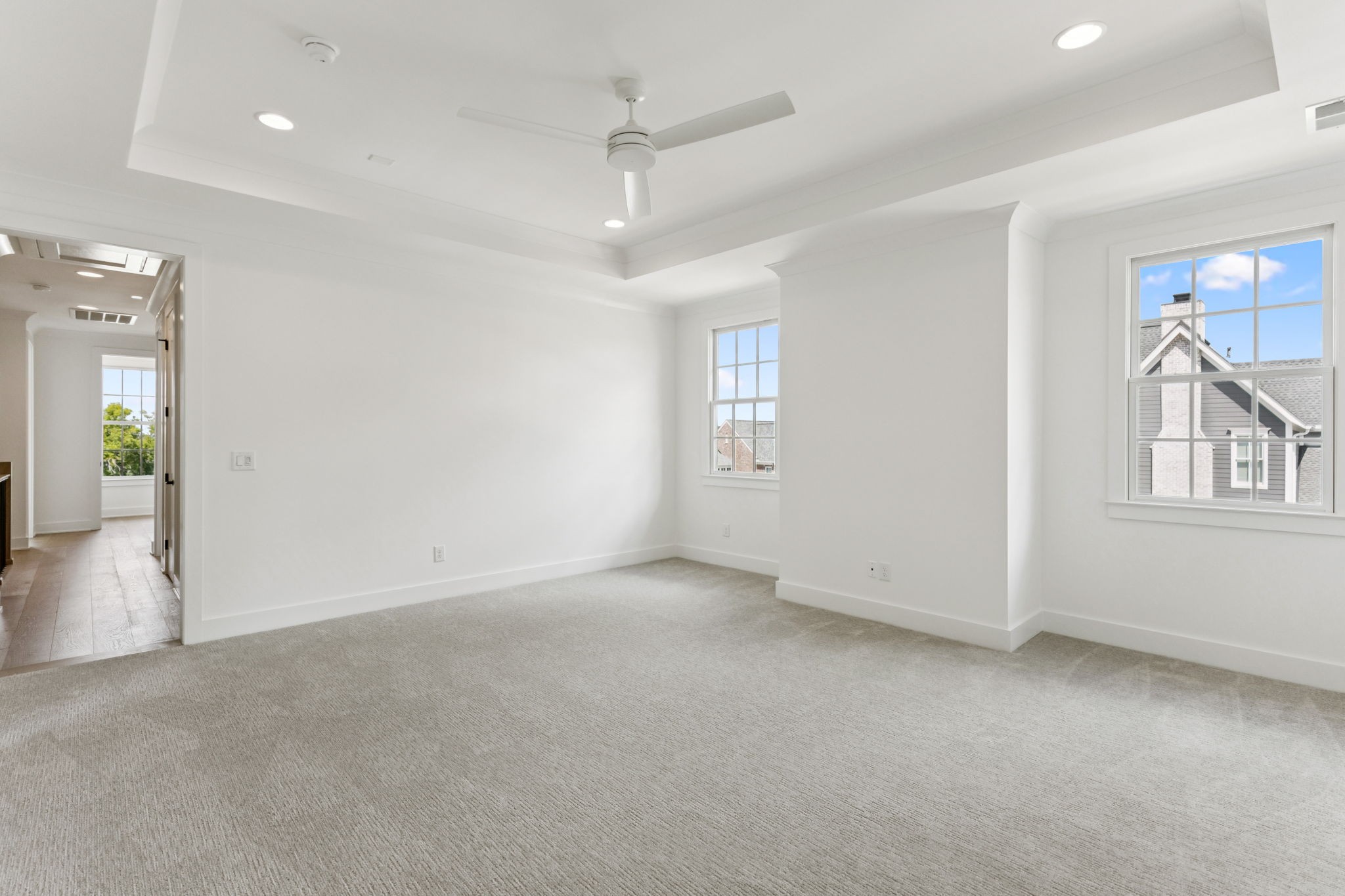 1037 William St