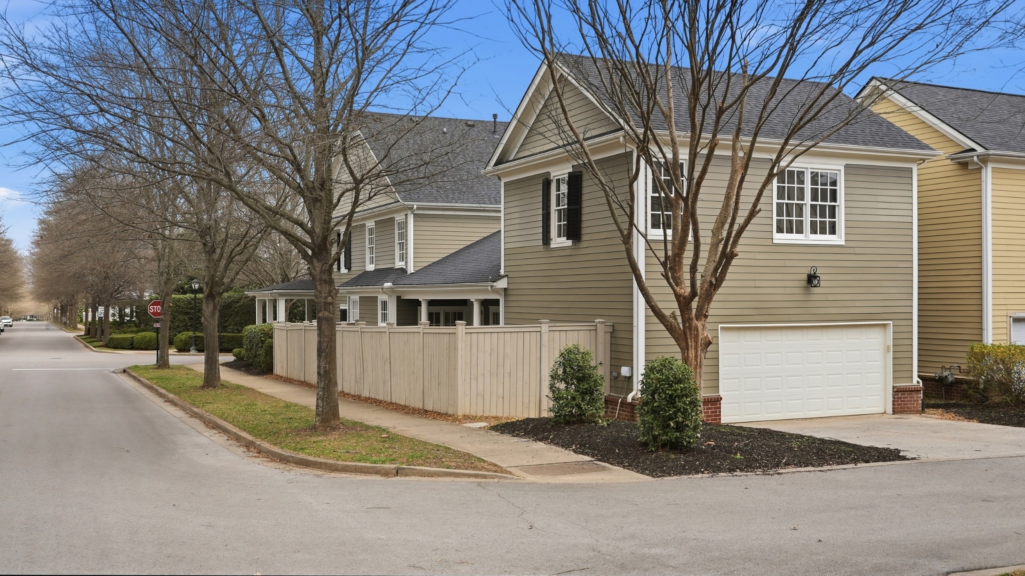 201 Acadia Ave