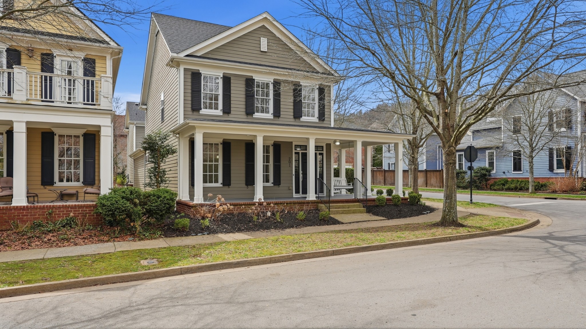 201 Acadia Ave