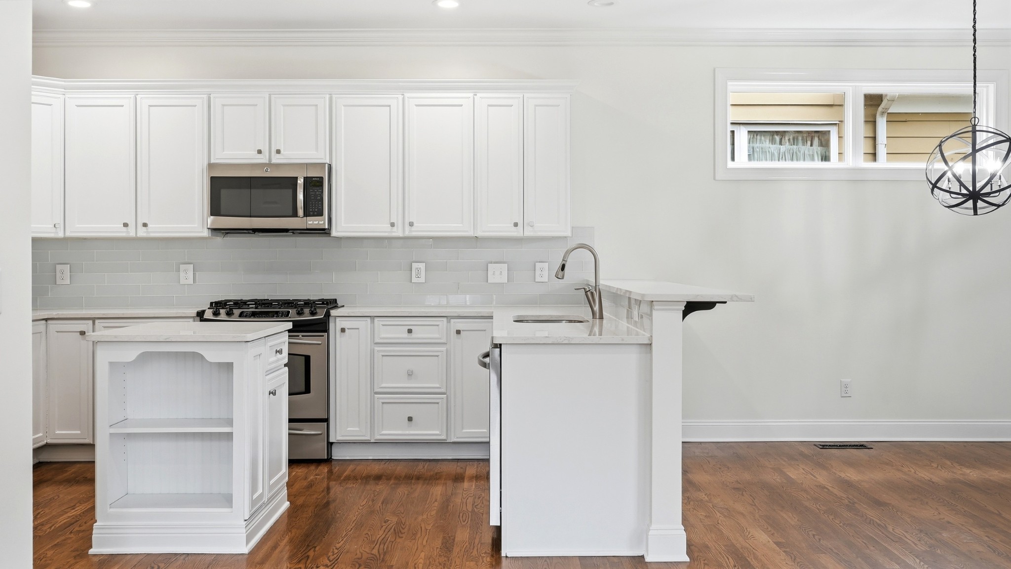201 Acadia Ave