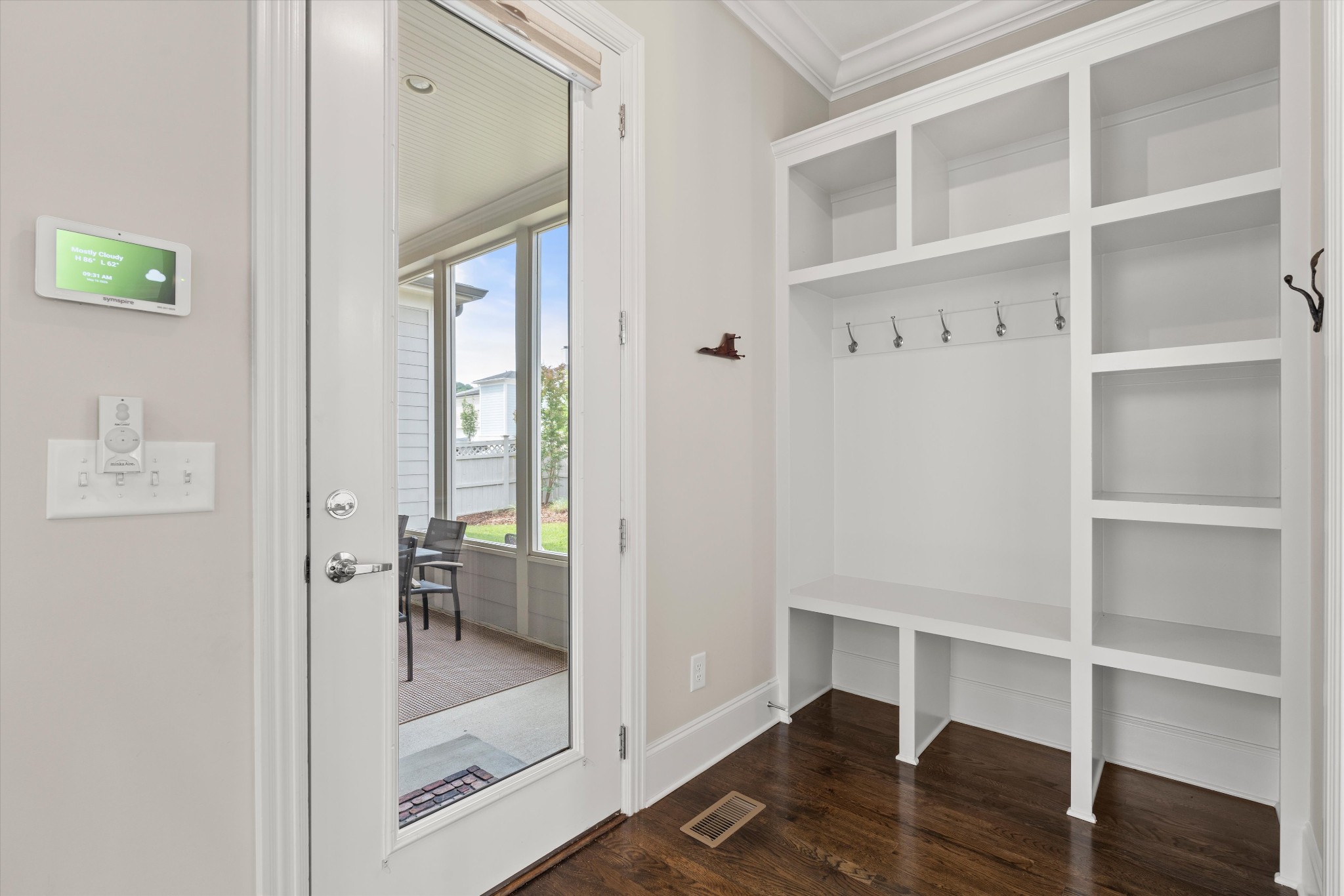 900 Horizon Dr