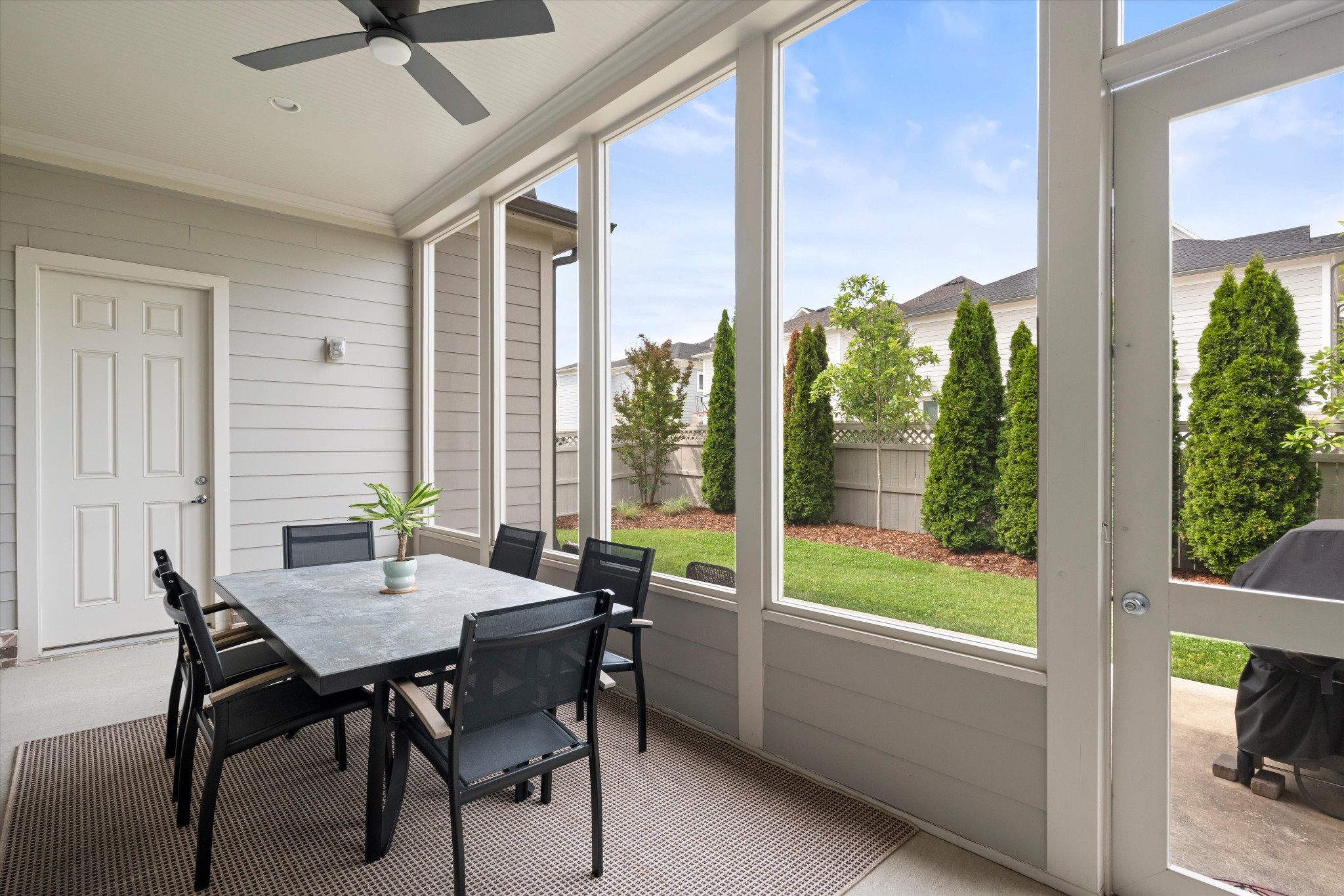 900 Horizon Dr