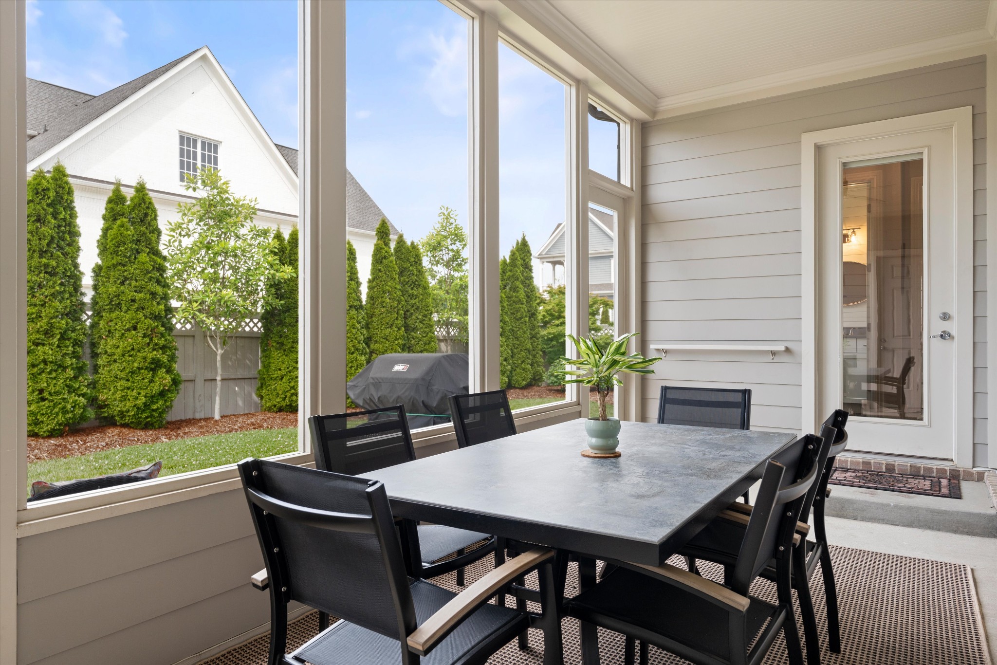 900 Horizon Dr