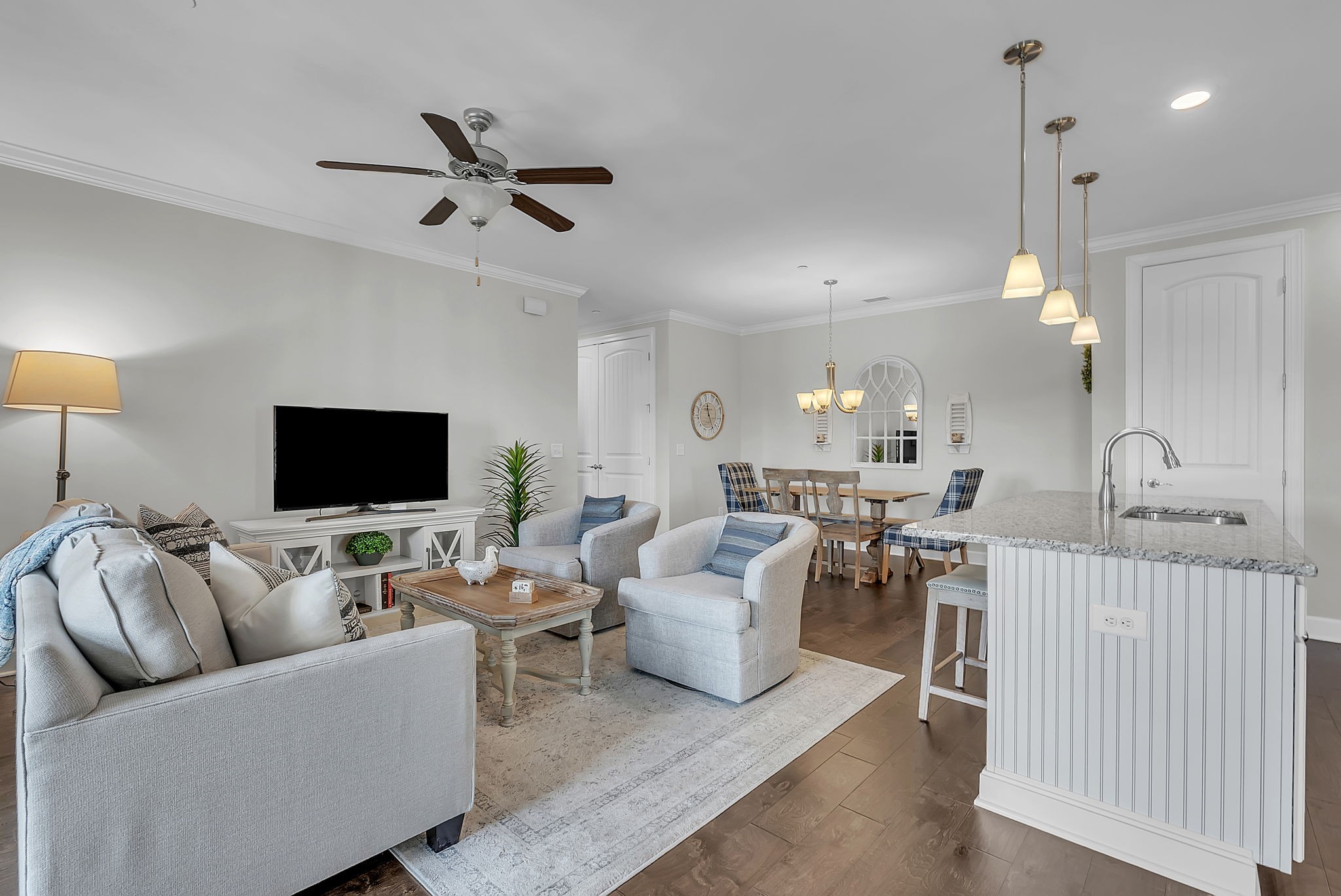 6030 Keats St Unit: 301