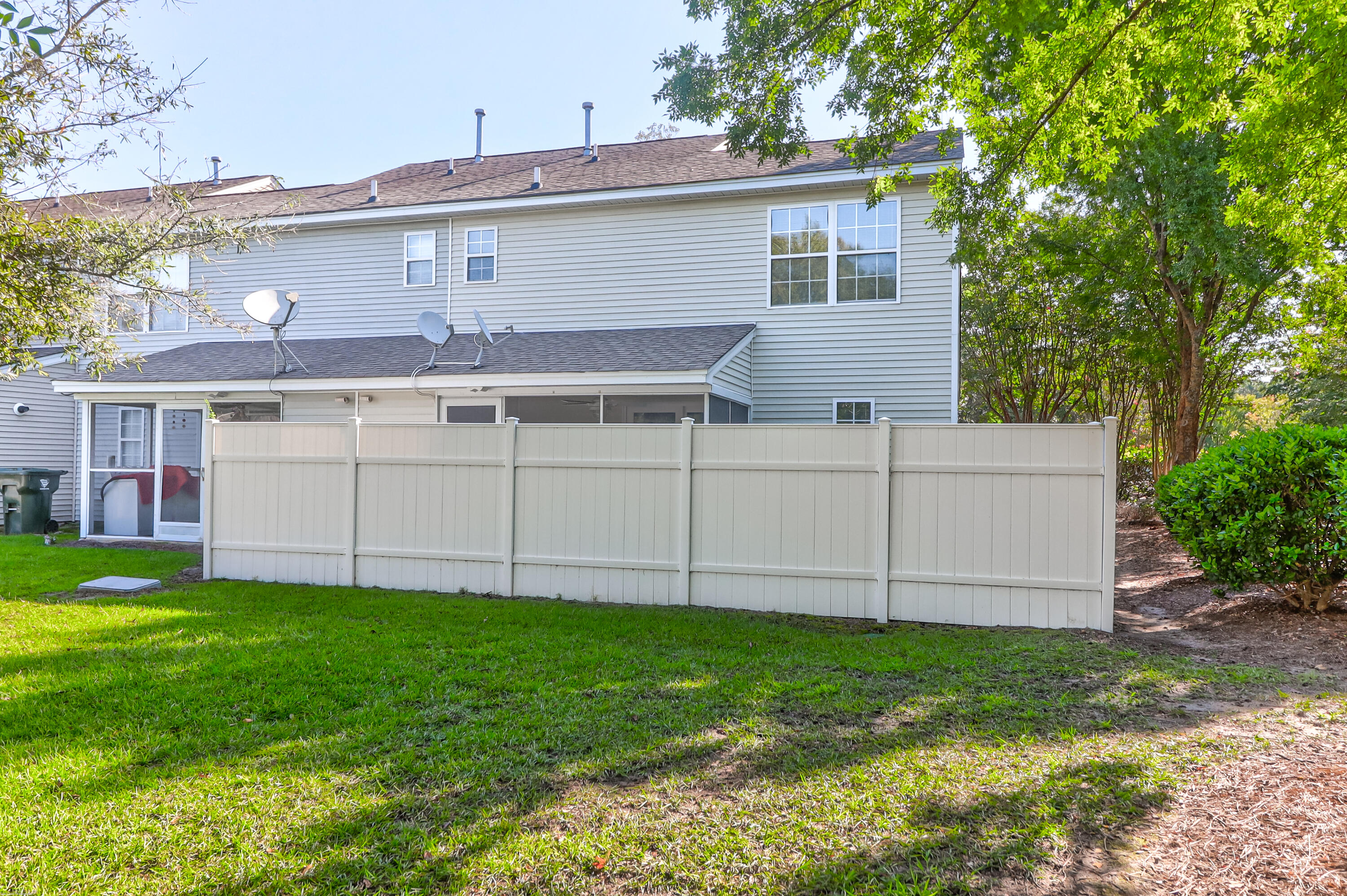 100 Yellow Hawthorn Circle