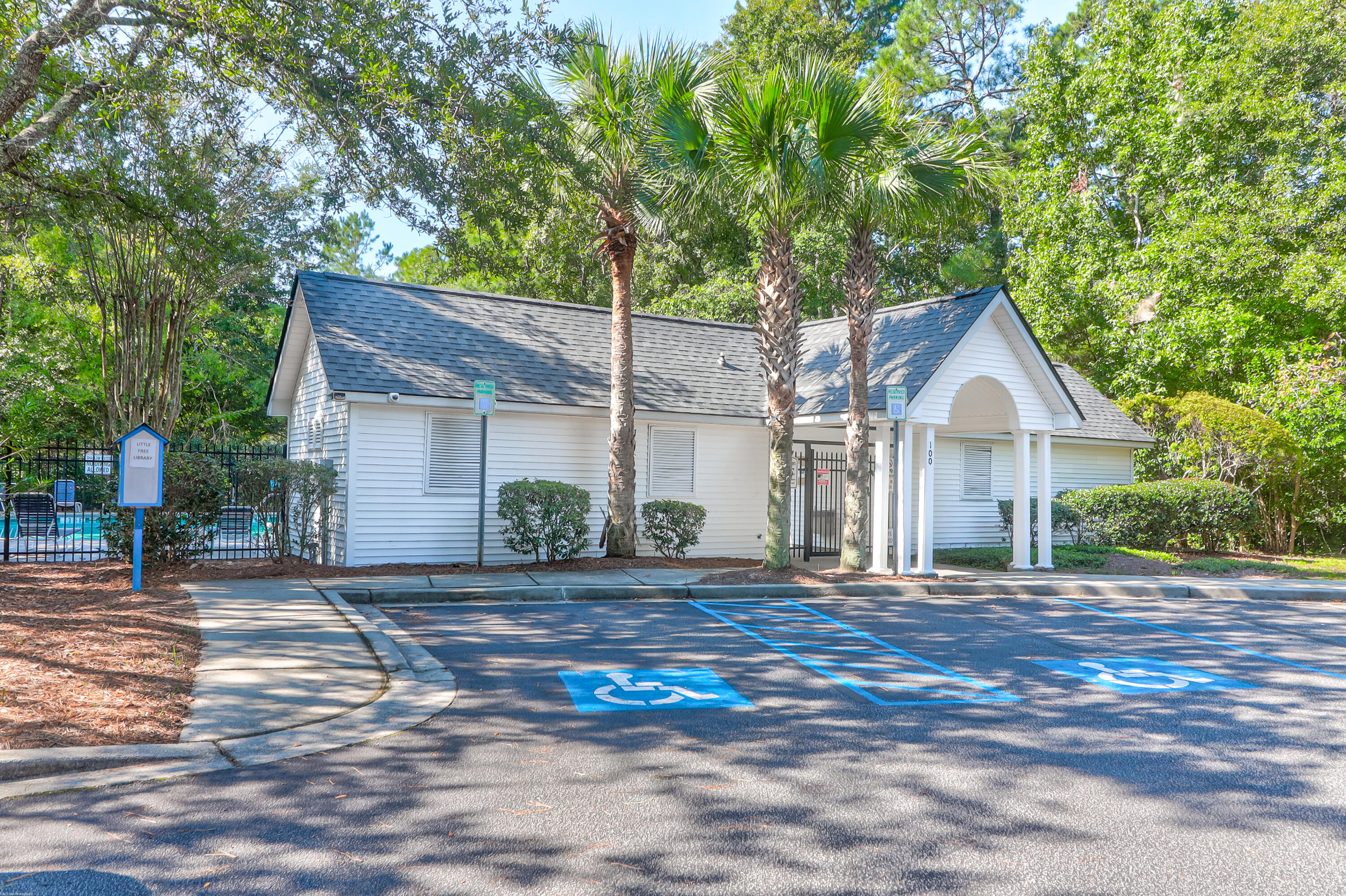 100 Yellow Hawthorn Circle