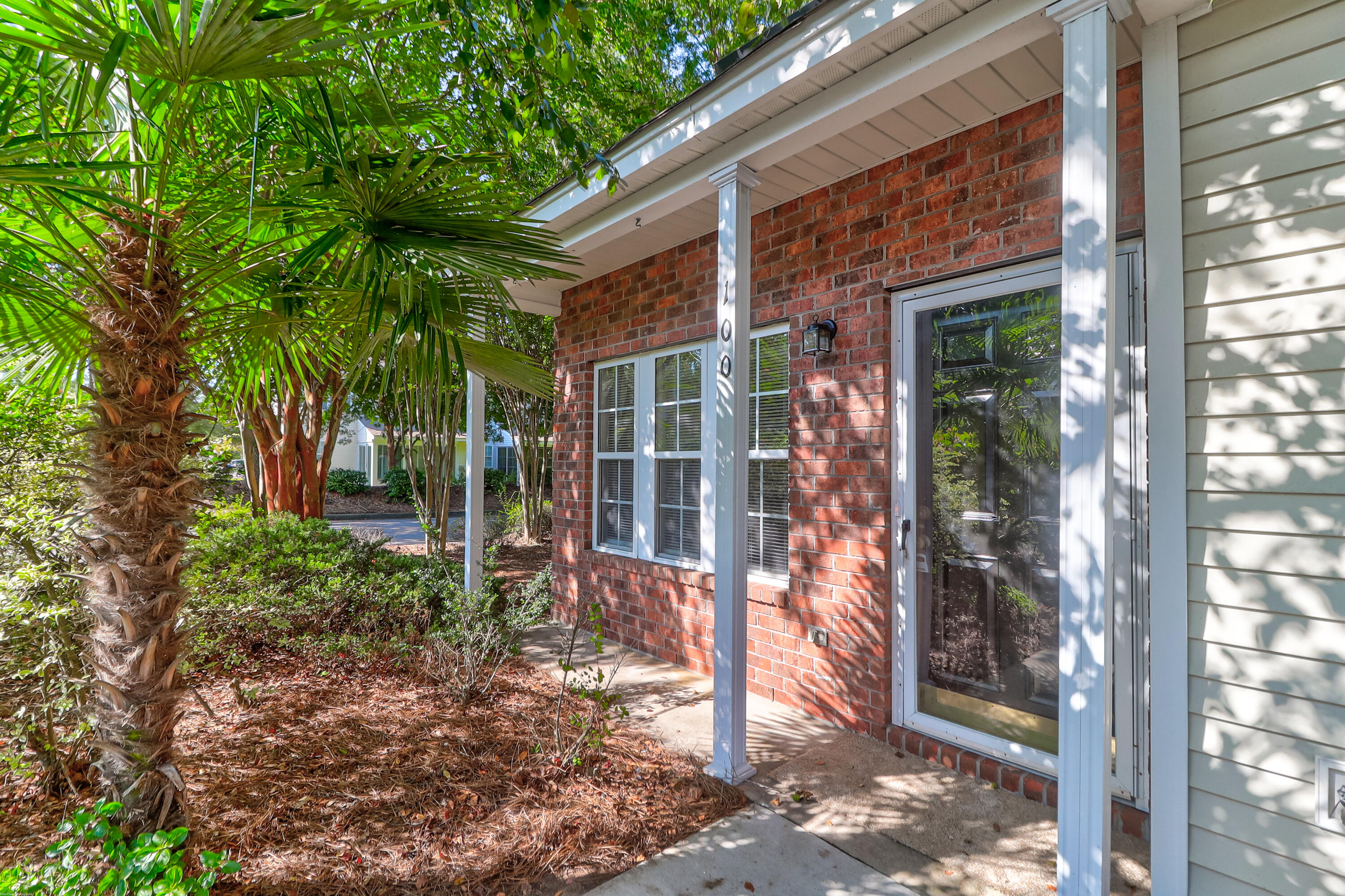 100 Yellow Hawthorn Circle