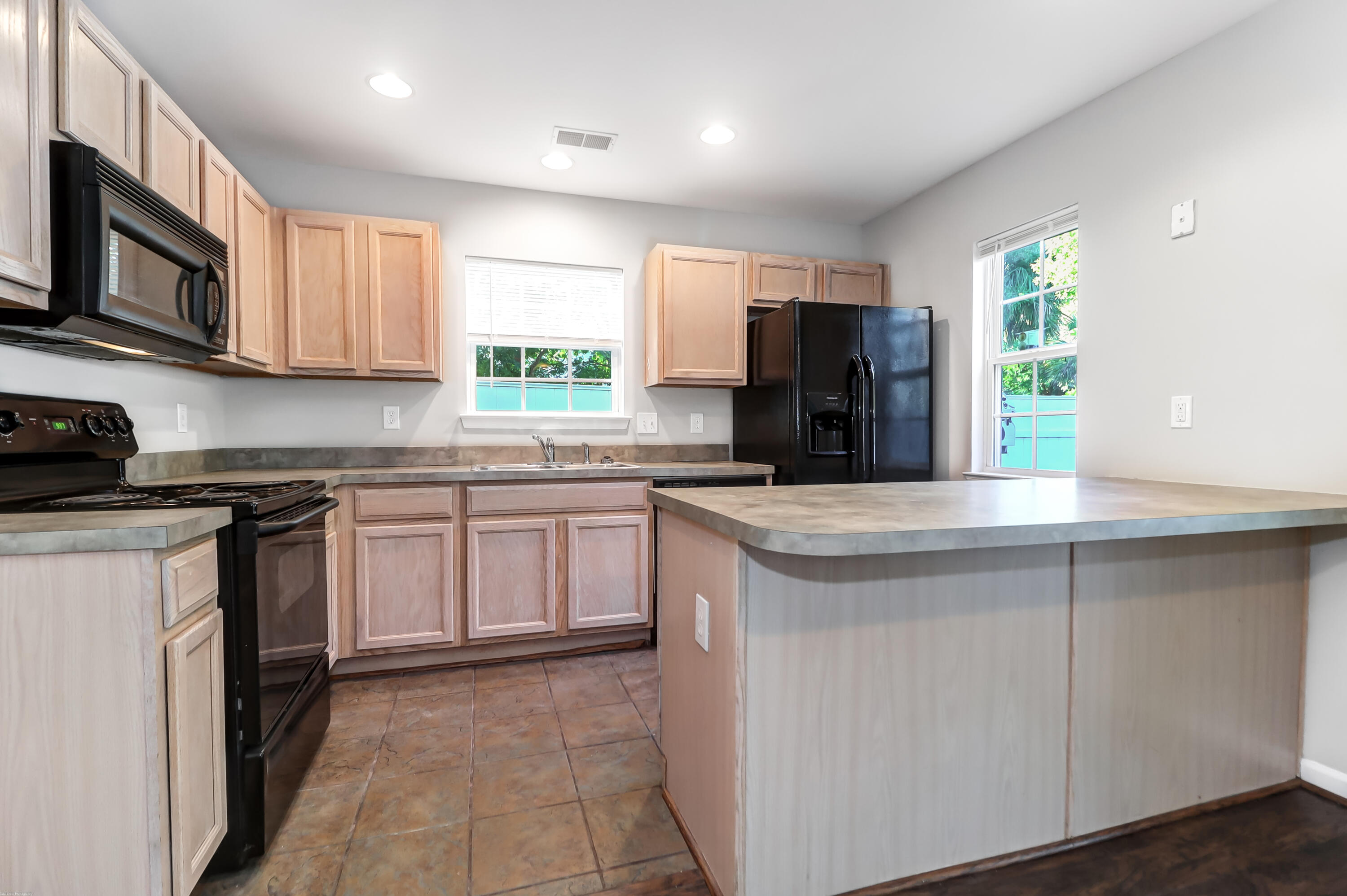 100 Yellow Hawthorn Circle