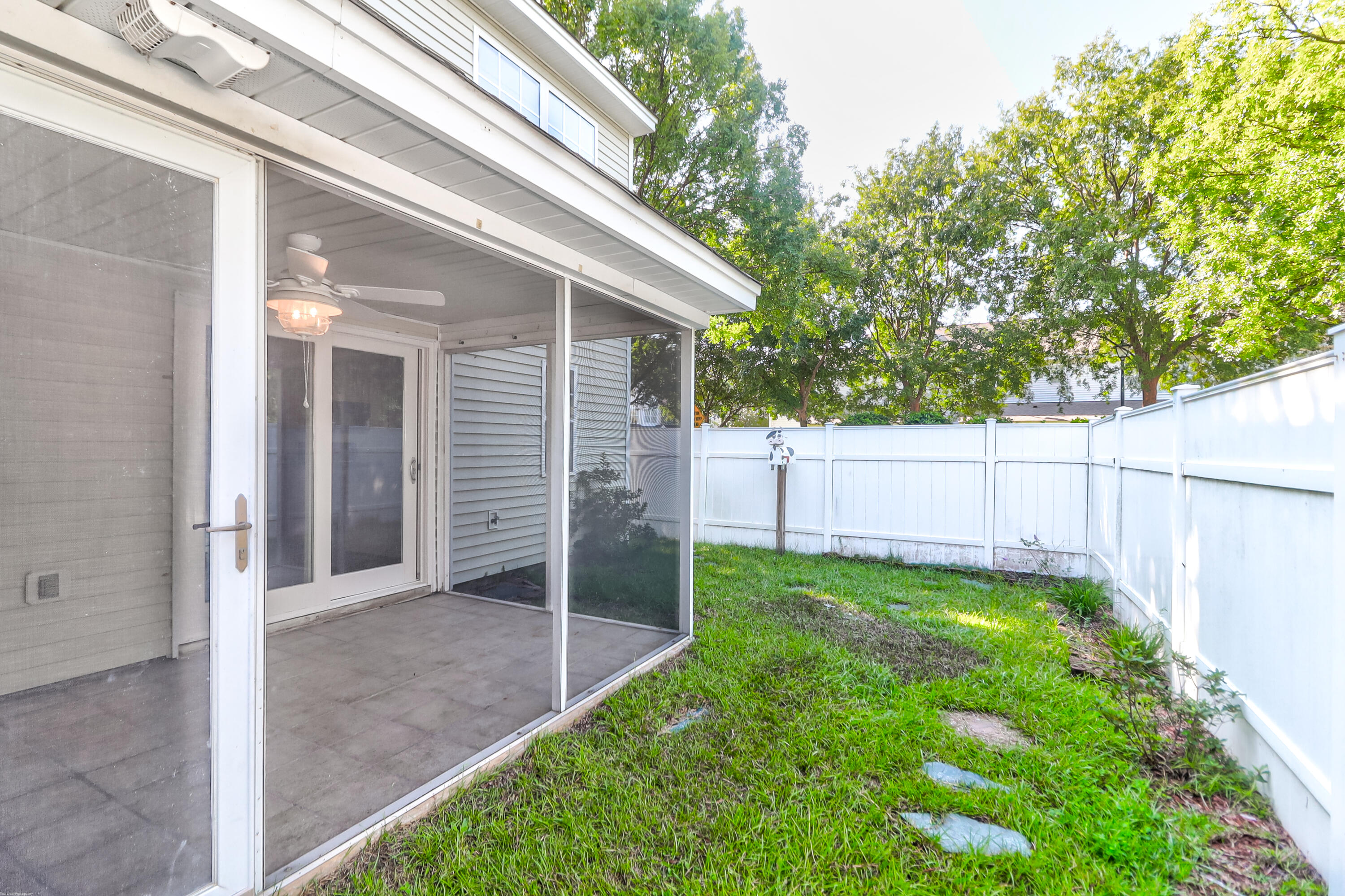 100 Yellow Hawthorn Circle