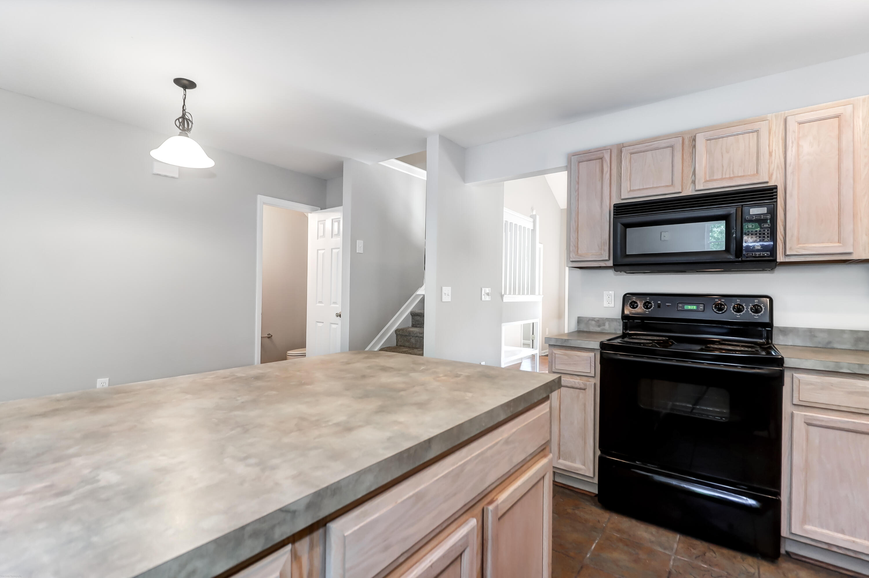 100 Yellow Hawthorn Circle