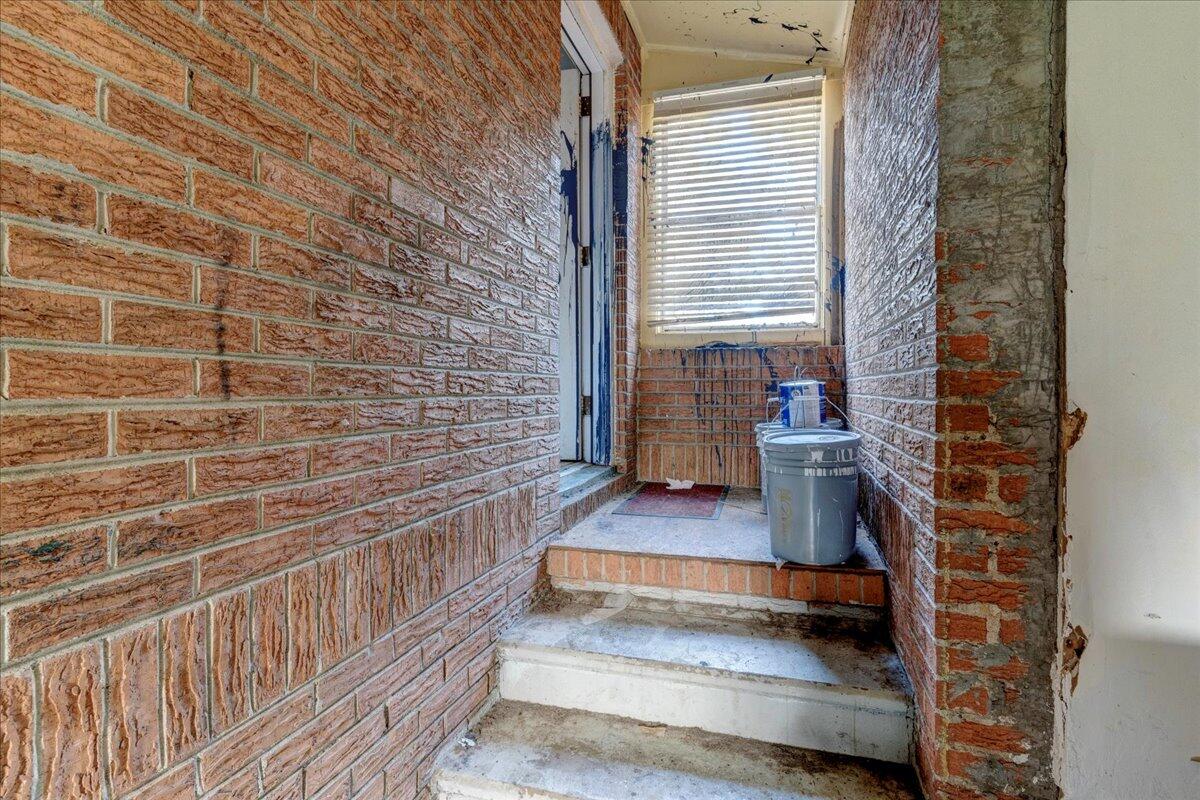 4523 W Montague Avenue